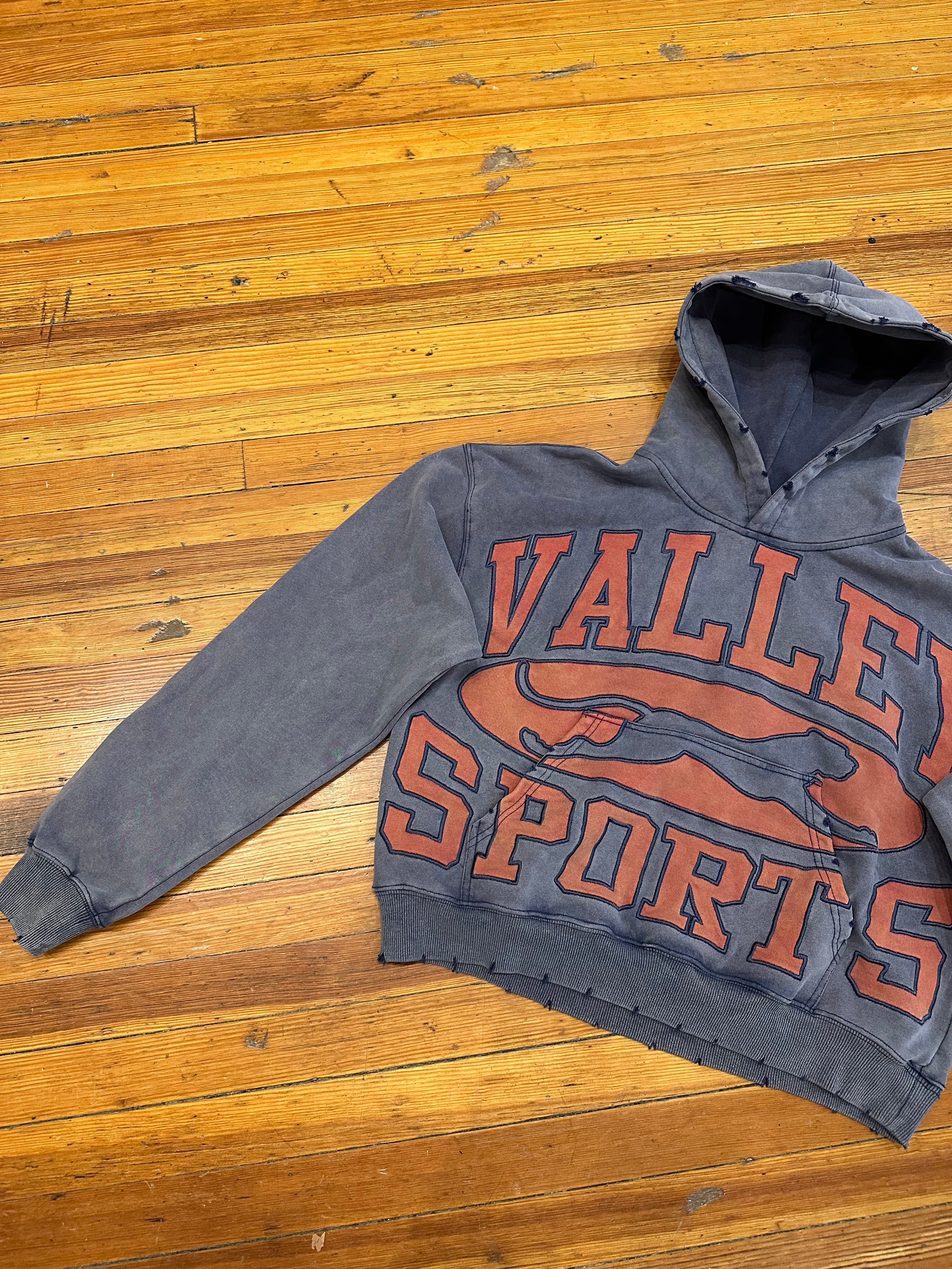 Vale Hound Crest Pullover “Purple”