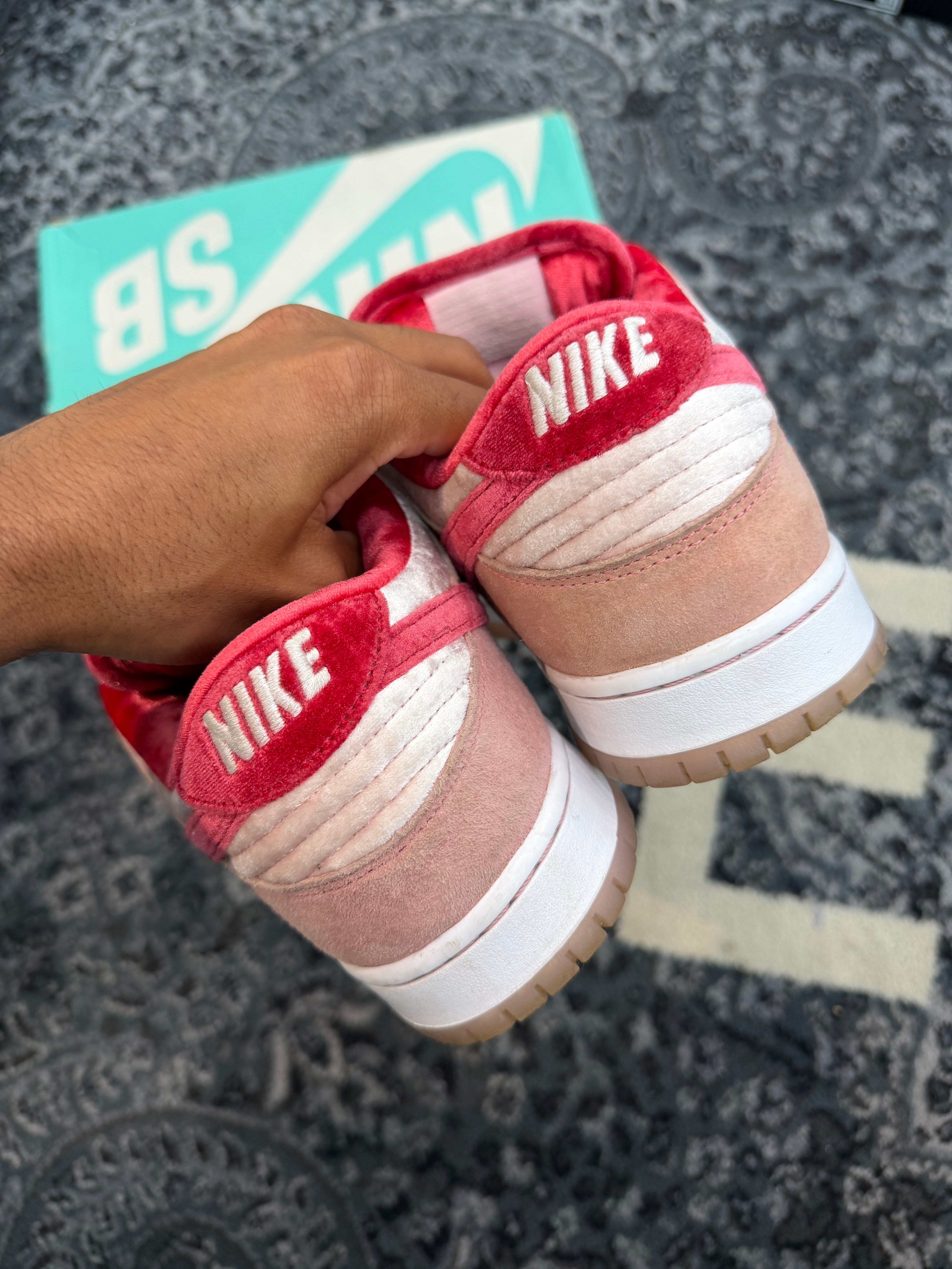 Nike SB Dunk Low “Strange Love”