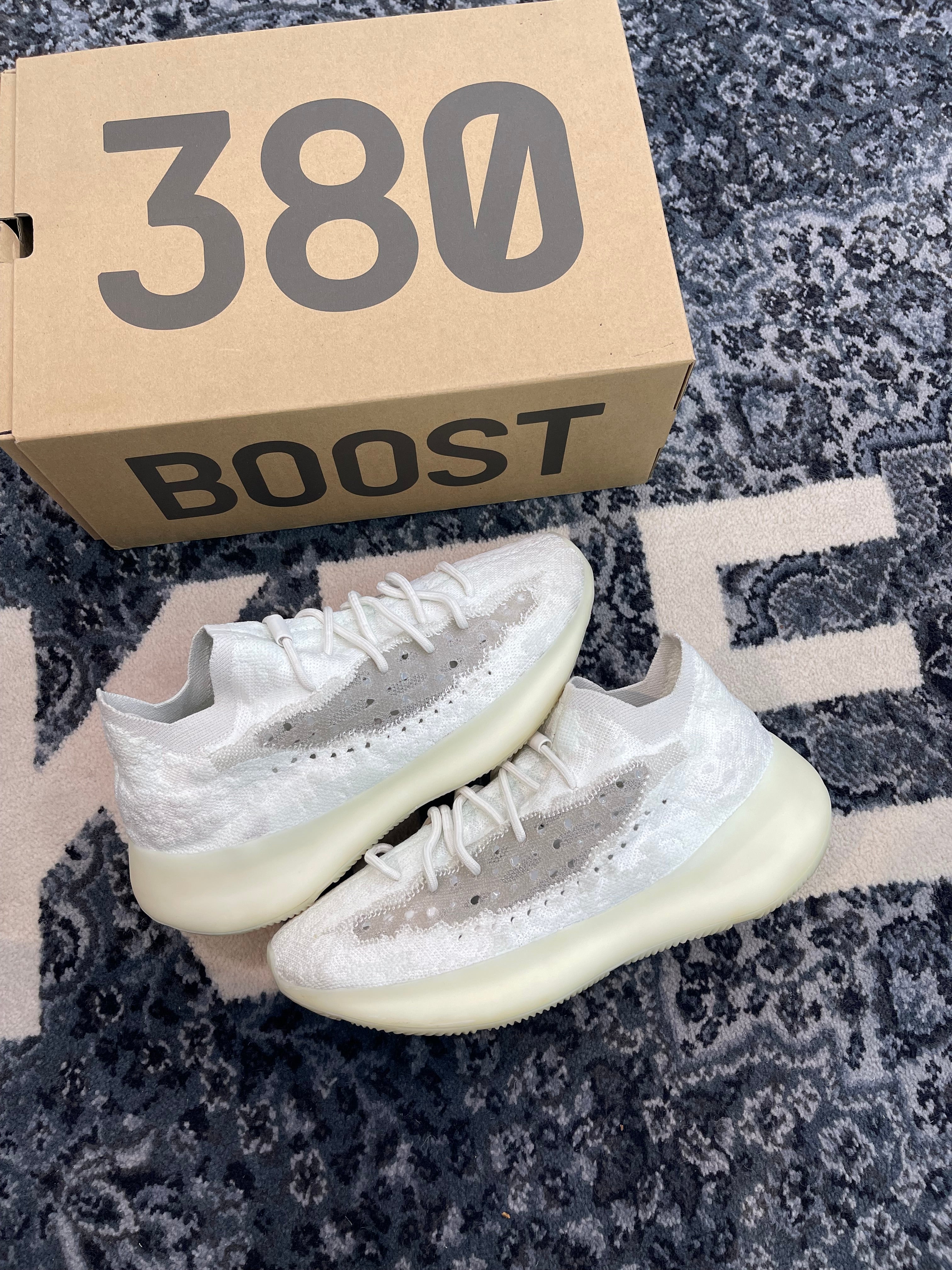 yeezy calcite on feet