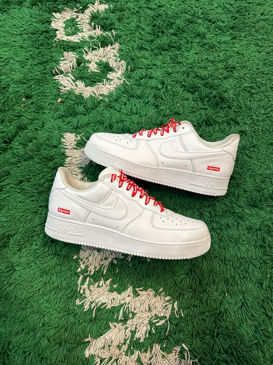 Nike Air Force 1 Low Whitw “Supreme”