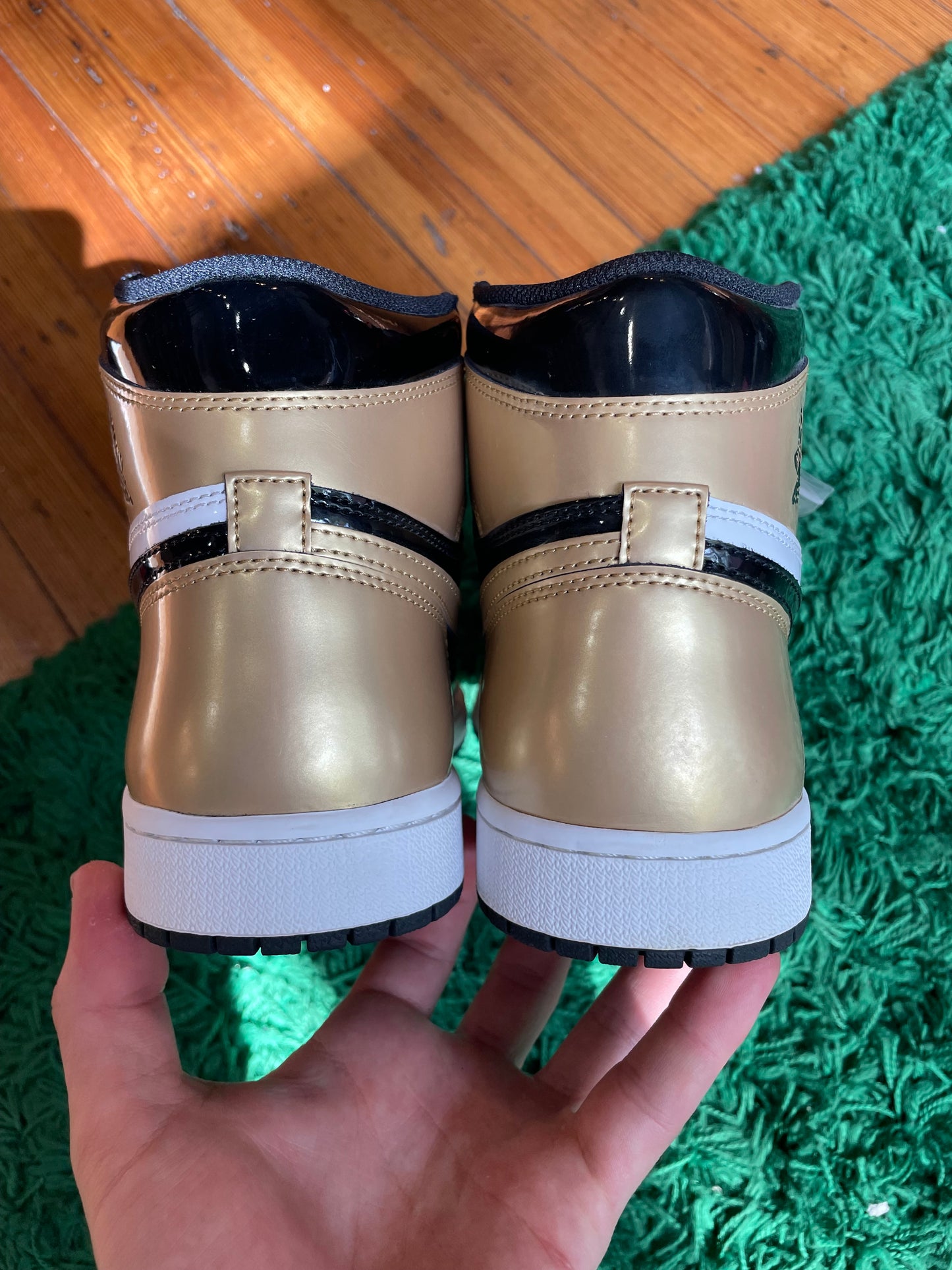 Jordan 1 High “Gold Toe” (2016)
