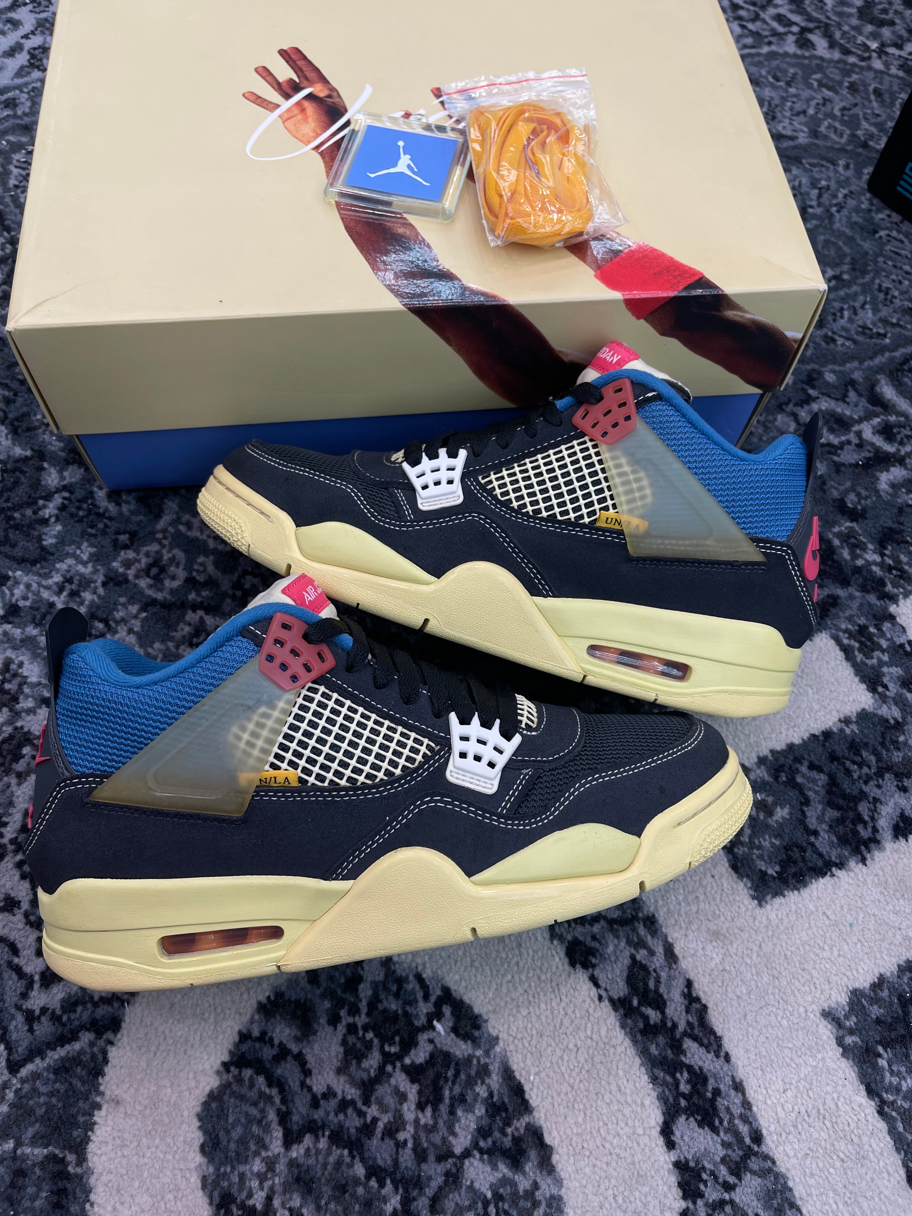 Jordan 4 x Union LA “Off Noir”