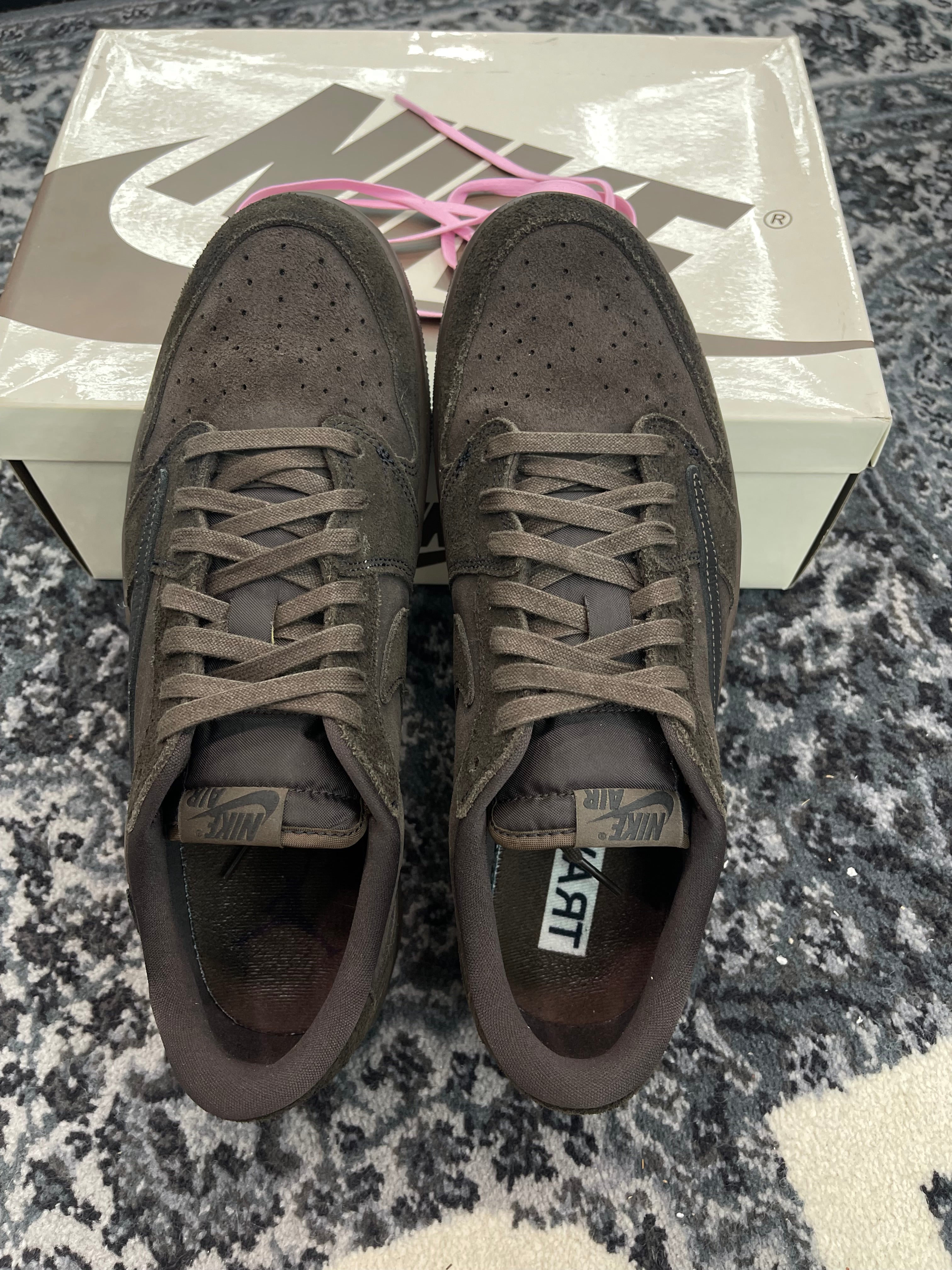 Jordan 1 Low x Travis Scott “Velvet Brown”