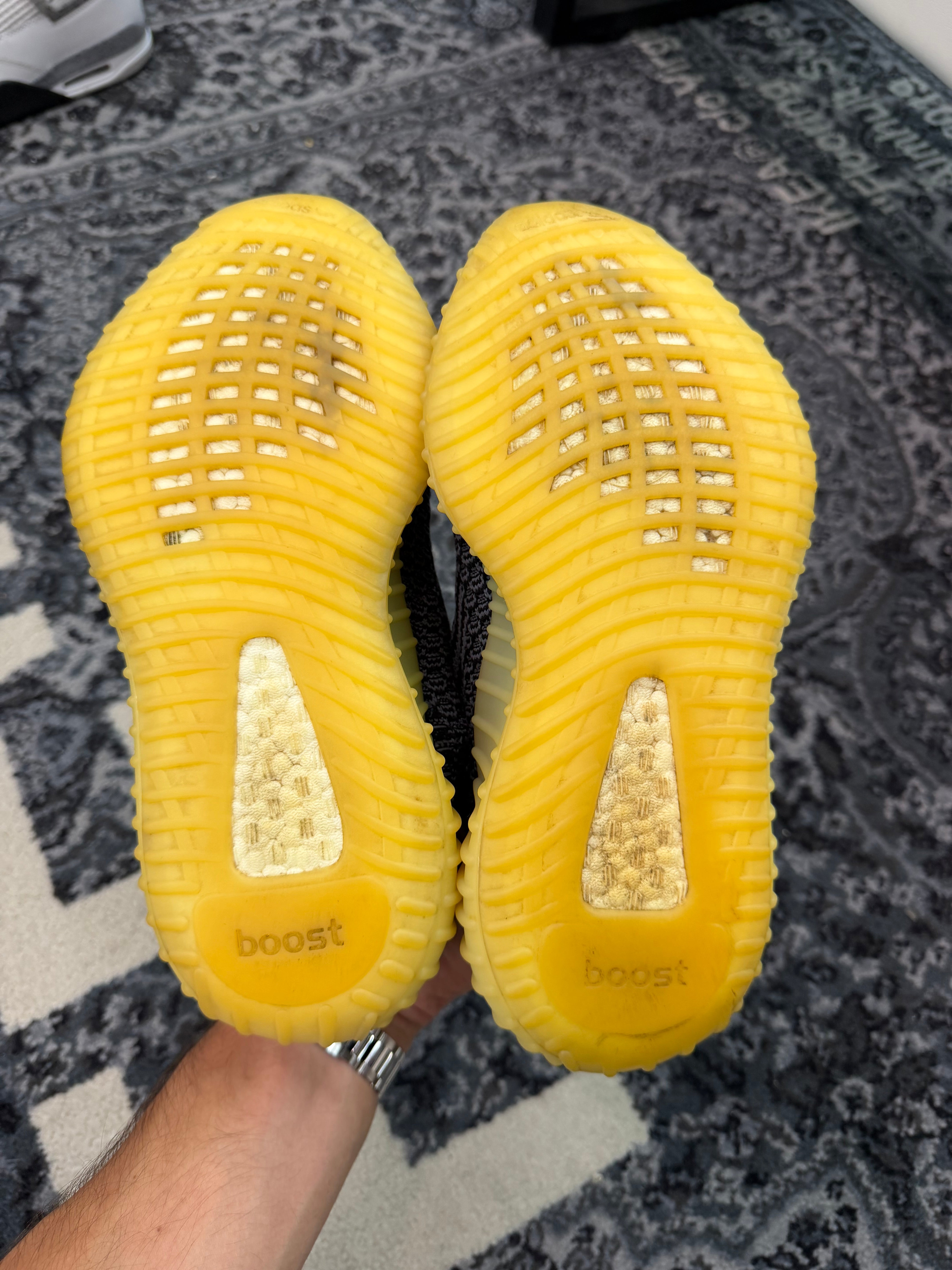 Yeezy 350 “Carbon”