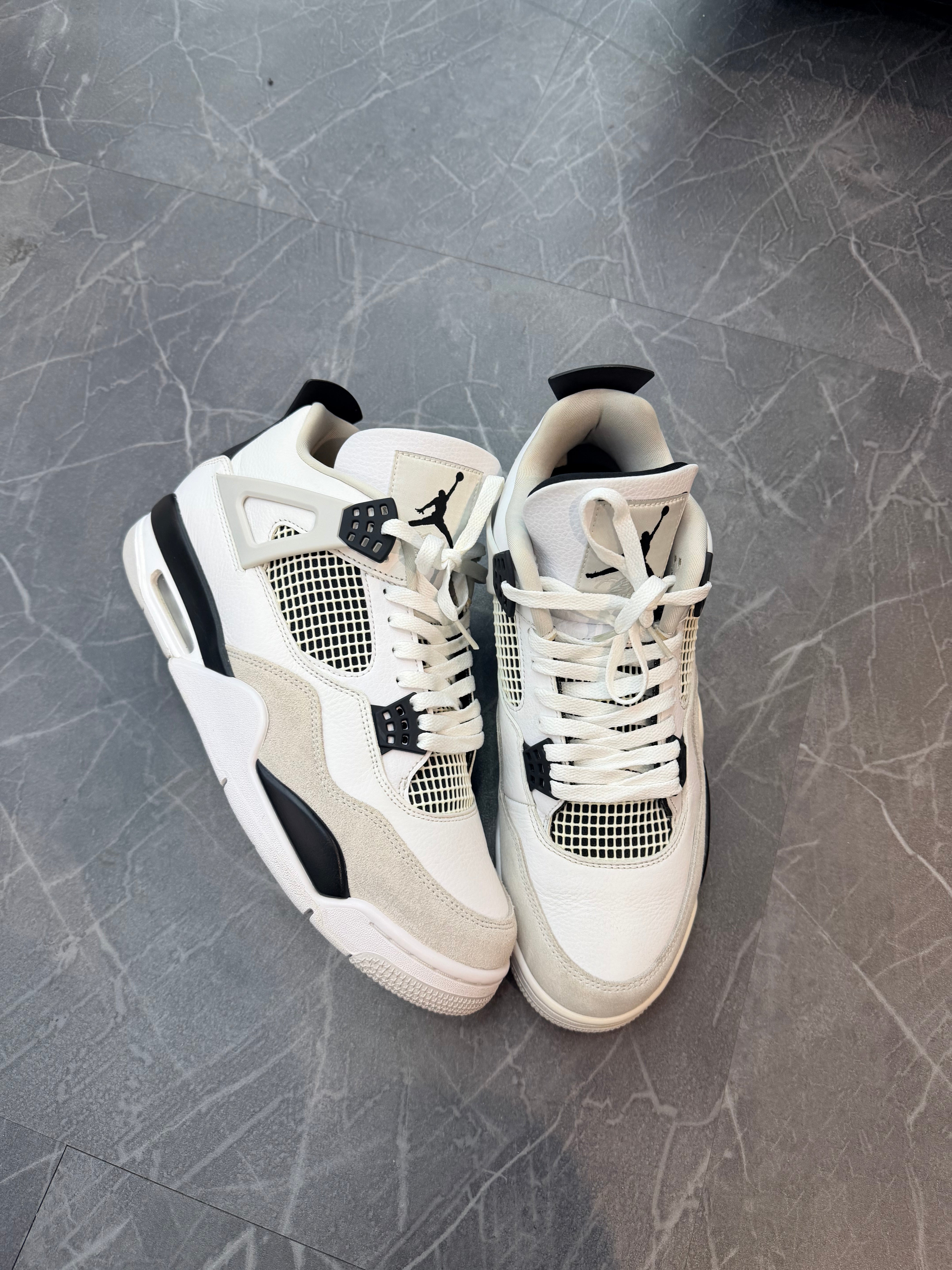 Jordan 4 “Military Black”