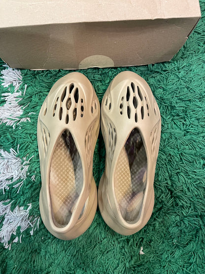 Yeezy Foam Runner “Ochre”