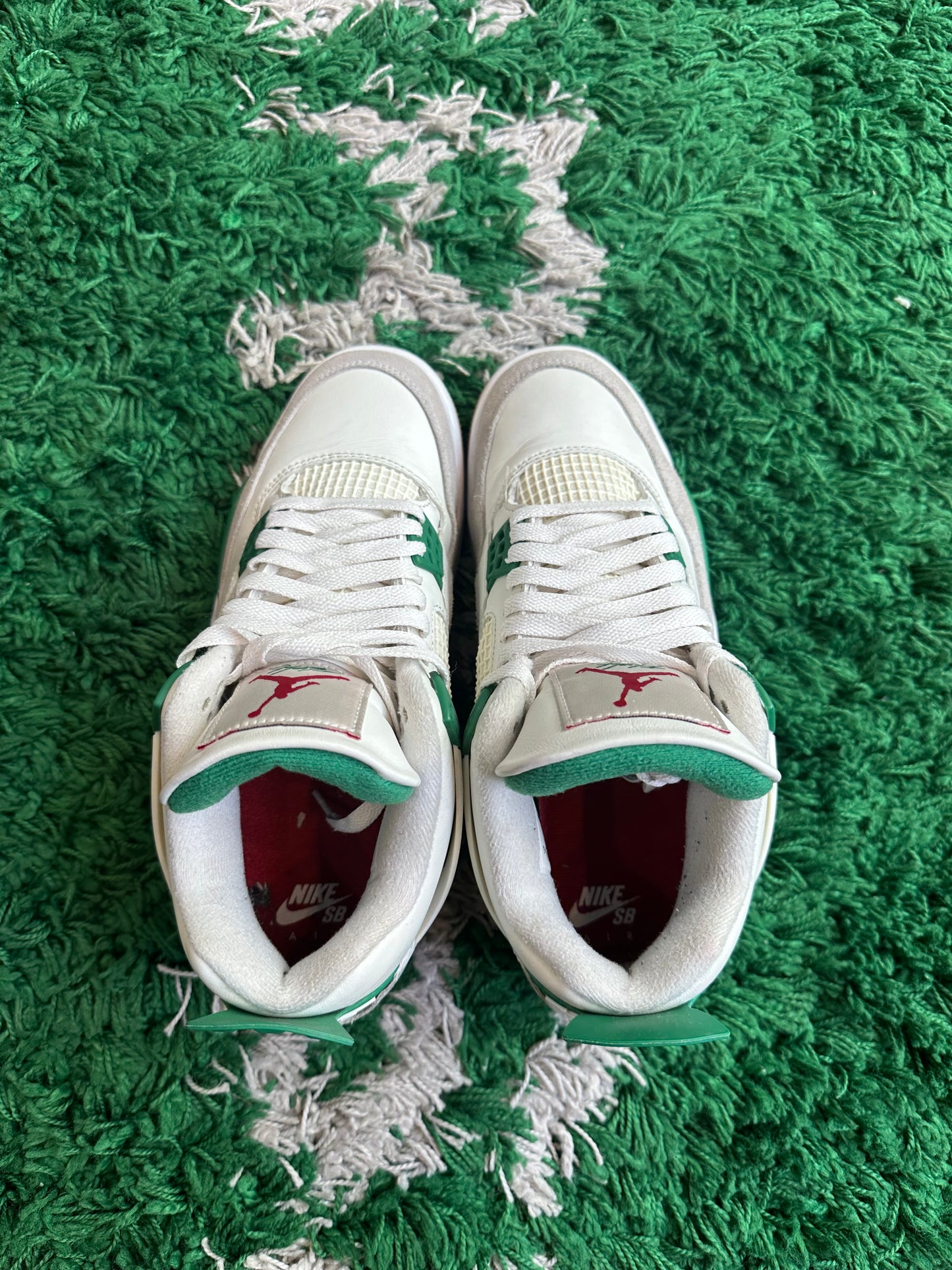 Jordan 4 SB “Pine Green”