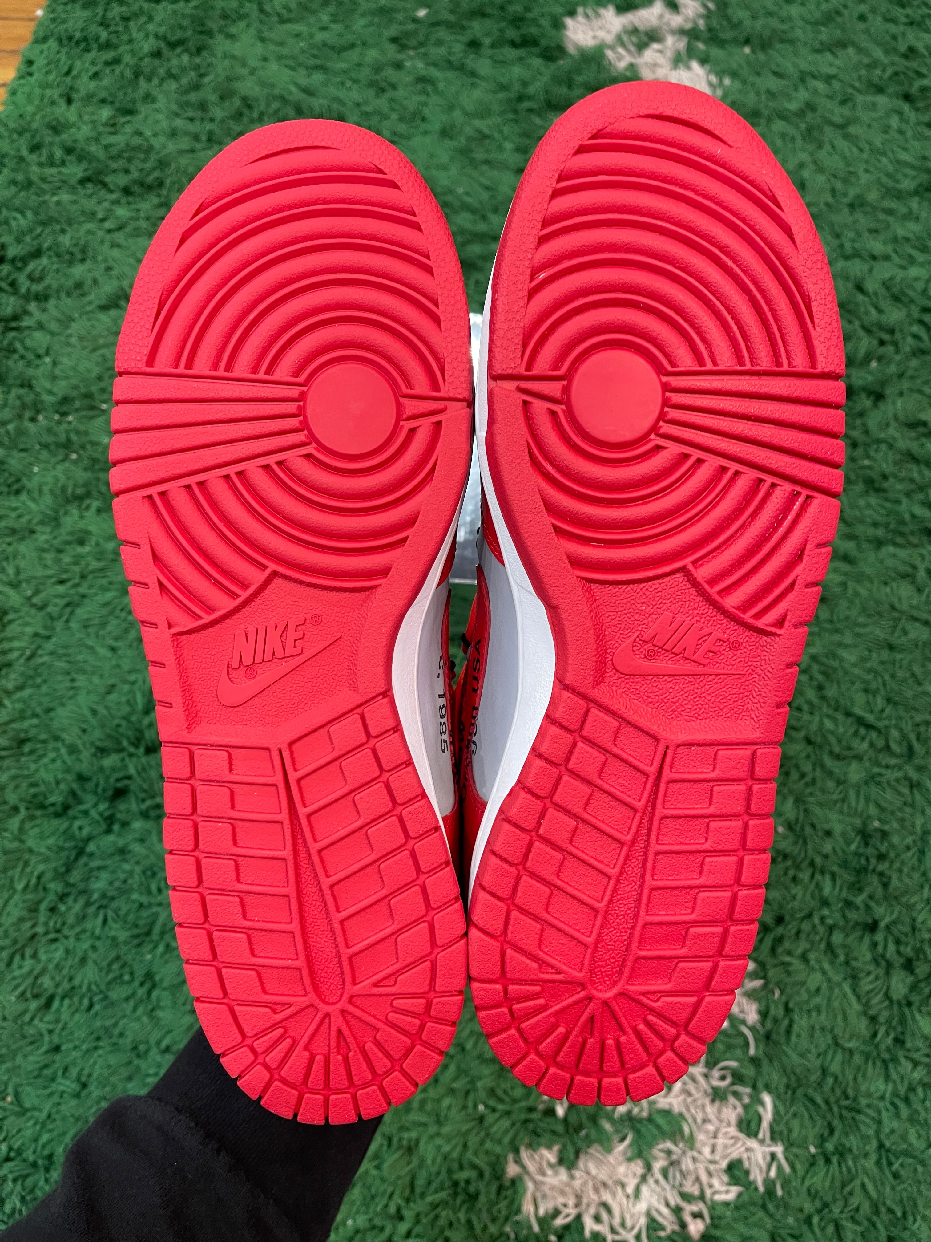 Nike Dunk Low x Off White “University Red”