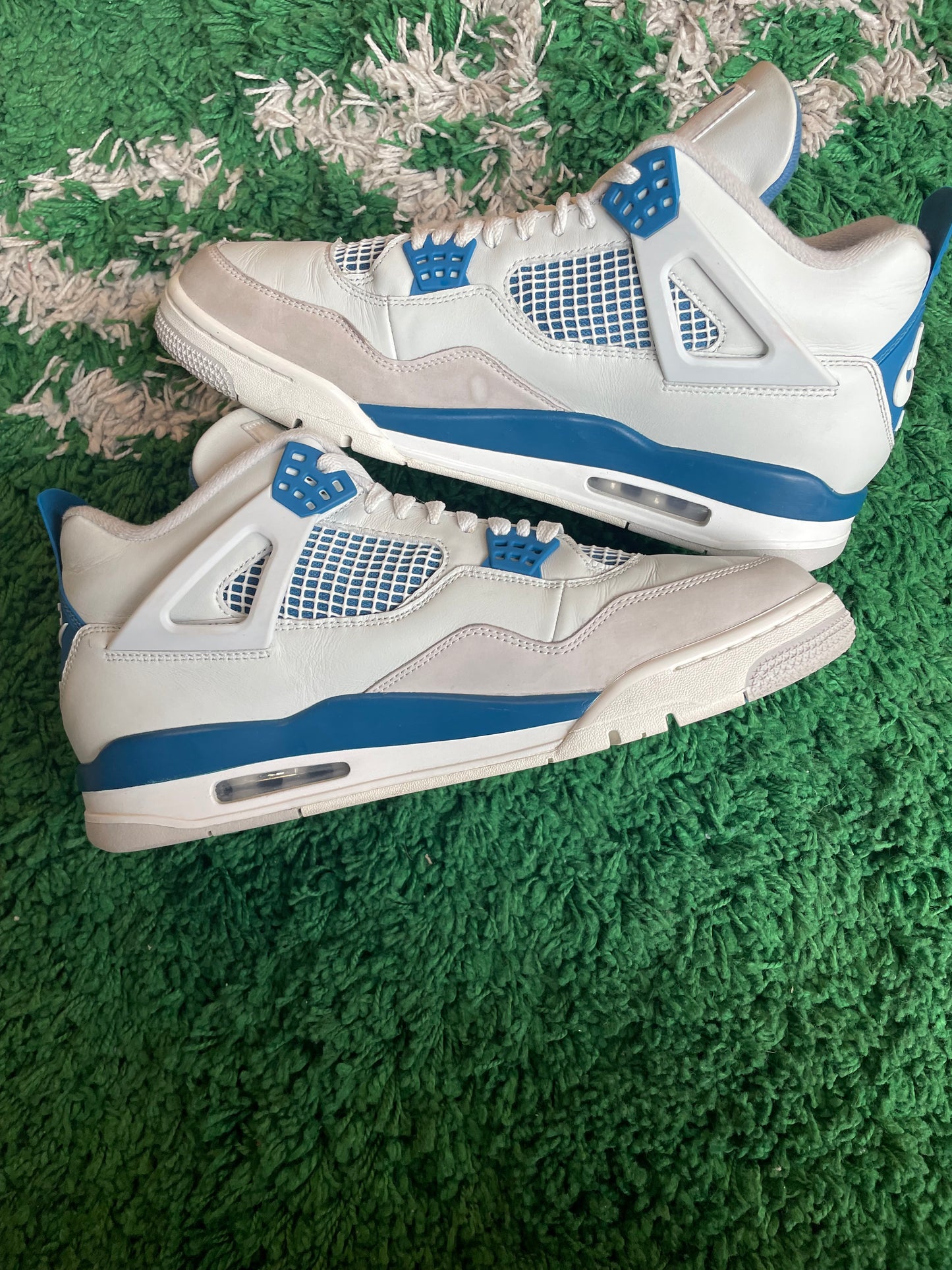 Jordan 4 “Military Blue”
