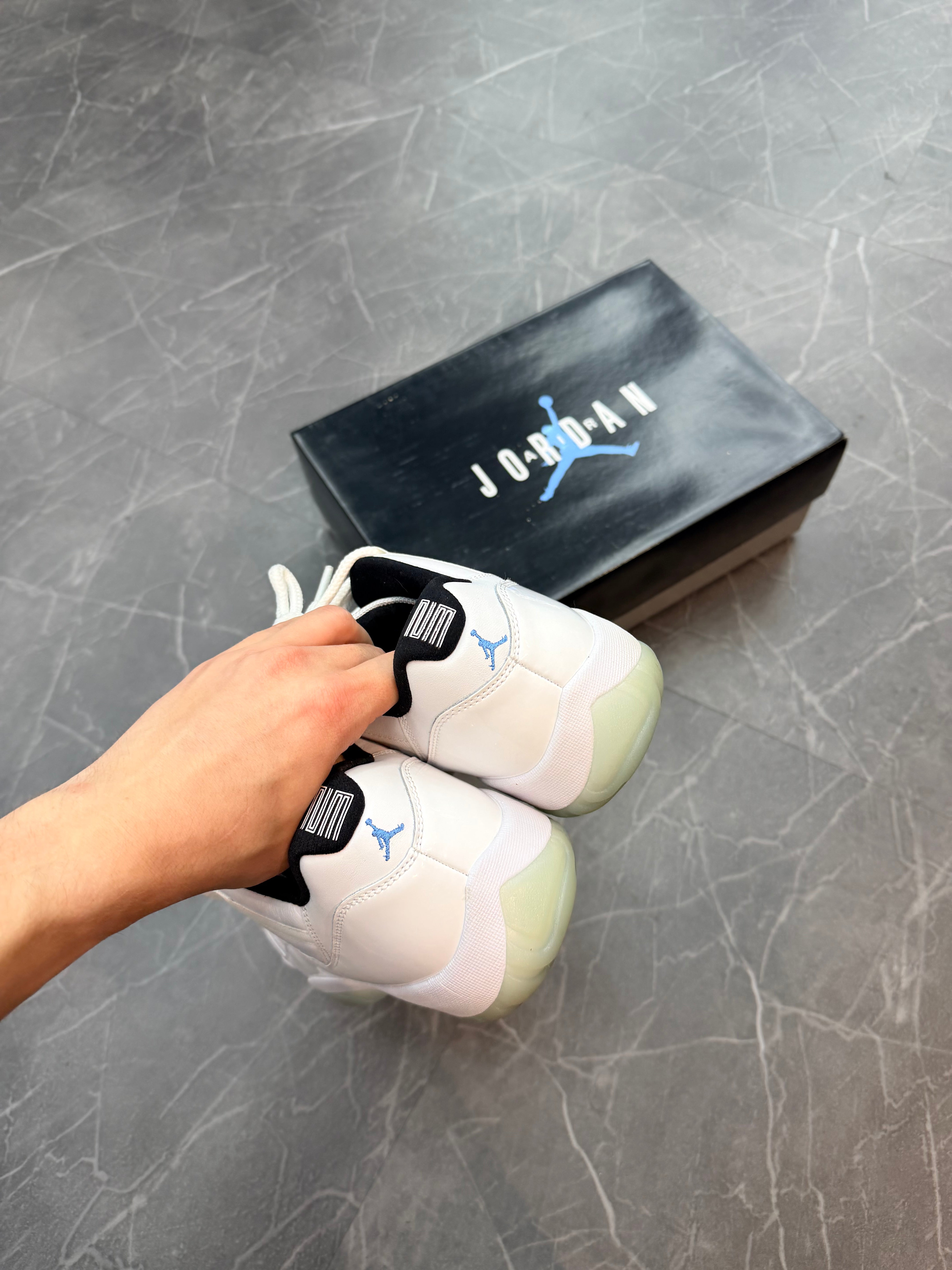 Jordan 11 Low “Legend Blue”
