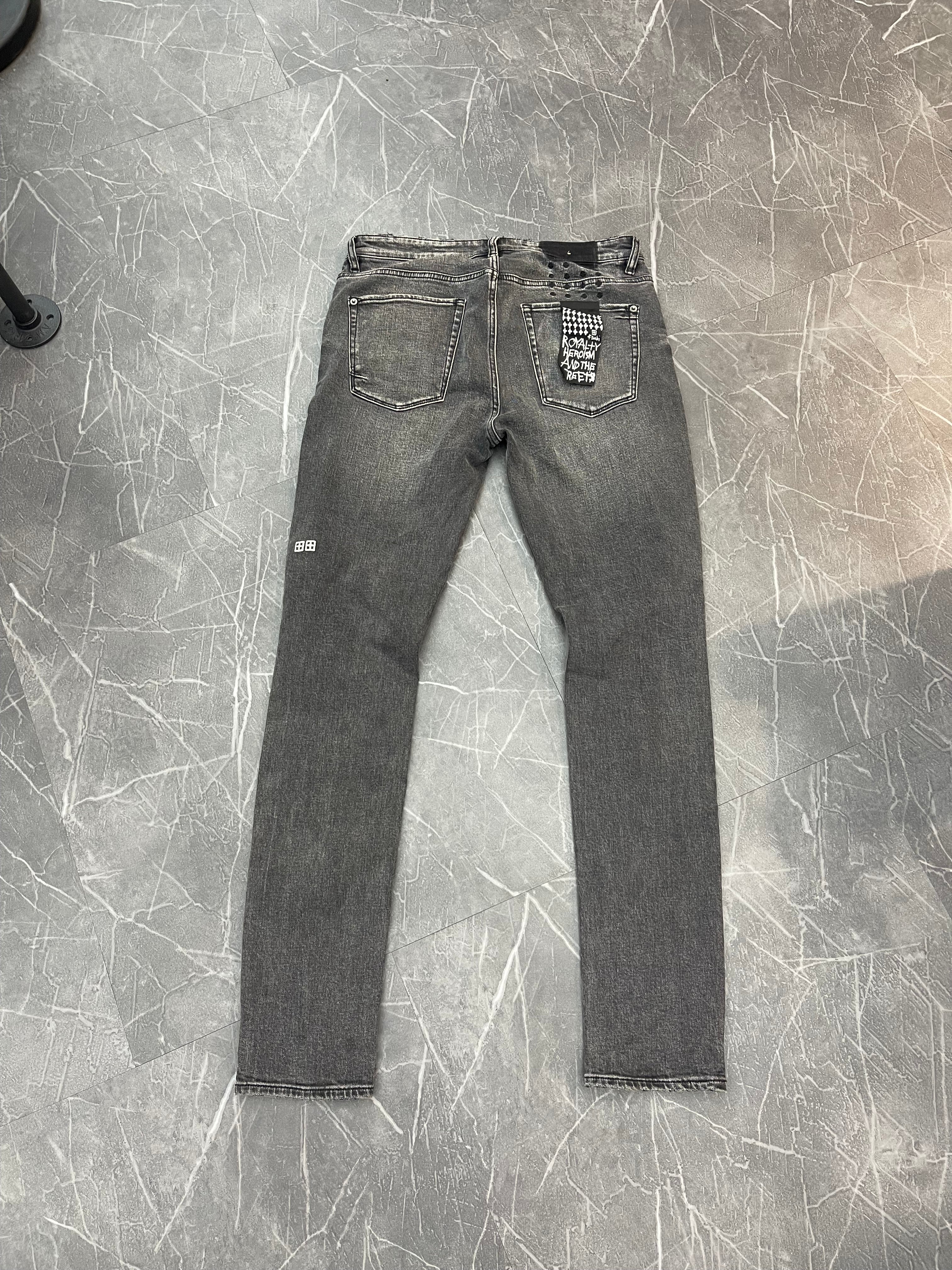 Ksubi Jeans “Washed Black/Grey Ripped Knee” (33)