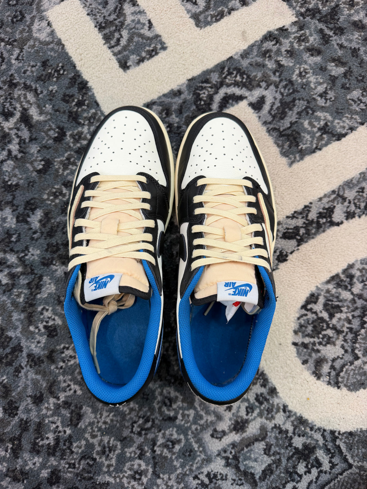 Jordan 1 Retro Low OG SP Fragment x Travis Scott