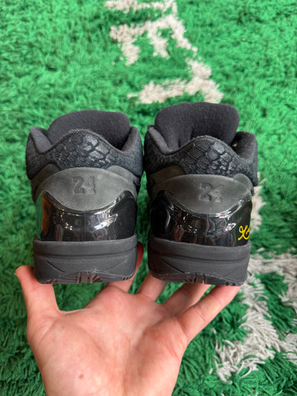 Kobe 4 Protro “Gift of Mamba”
