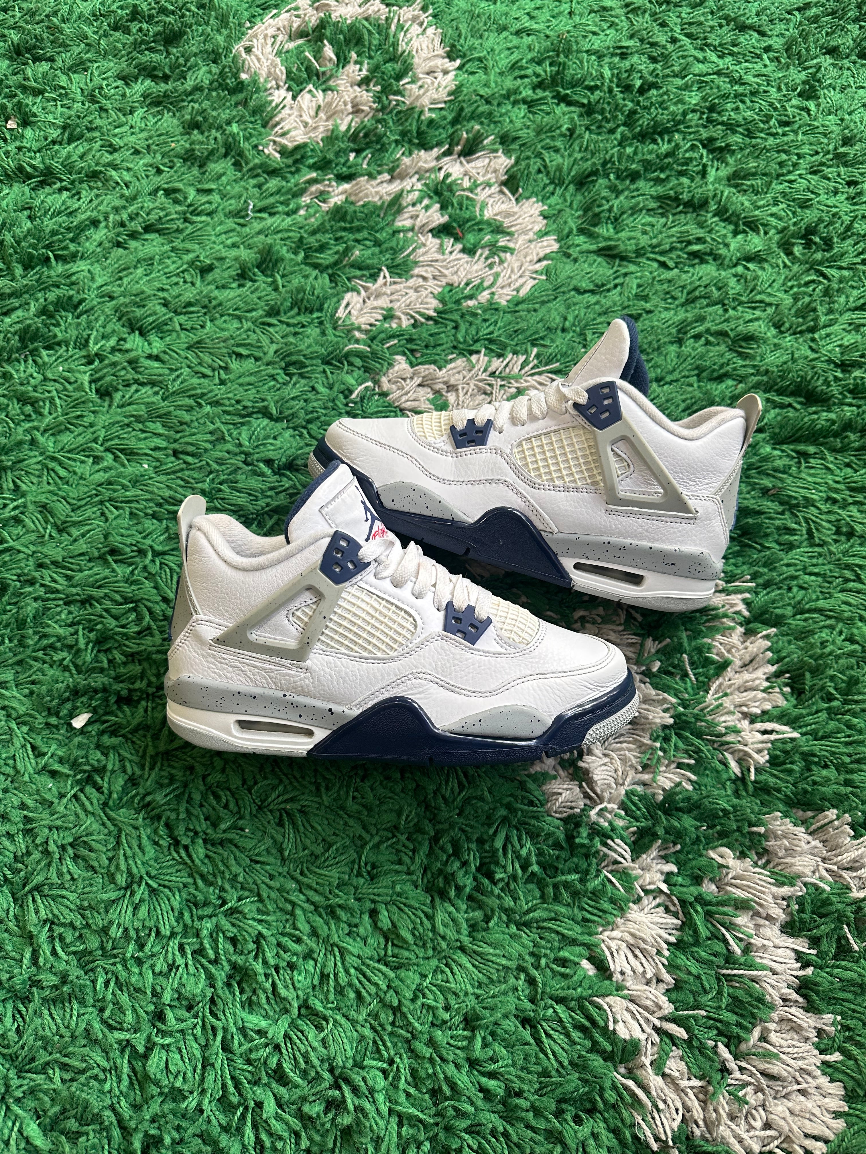 Jordan 4 “Midnight Navy”