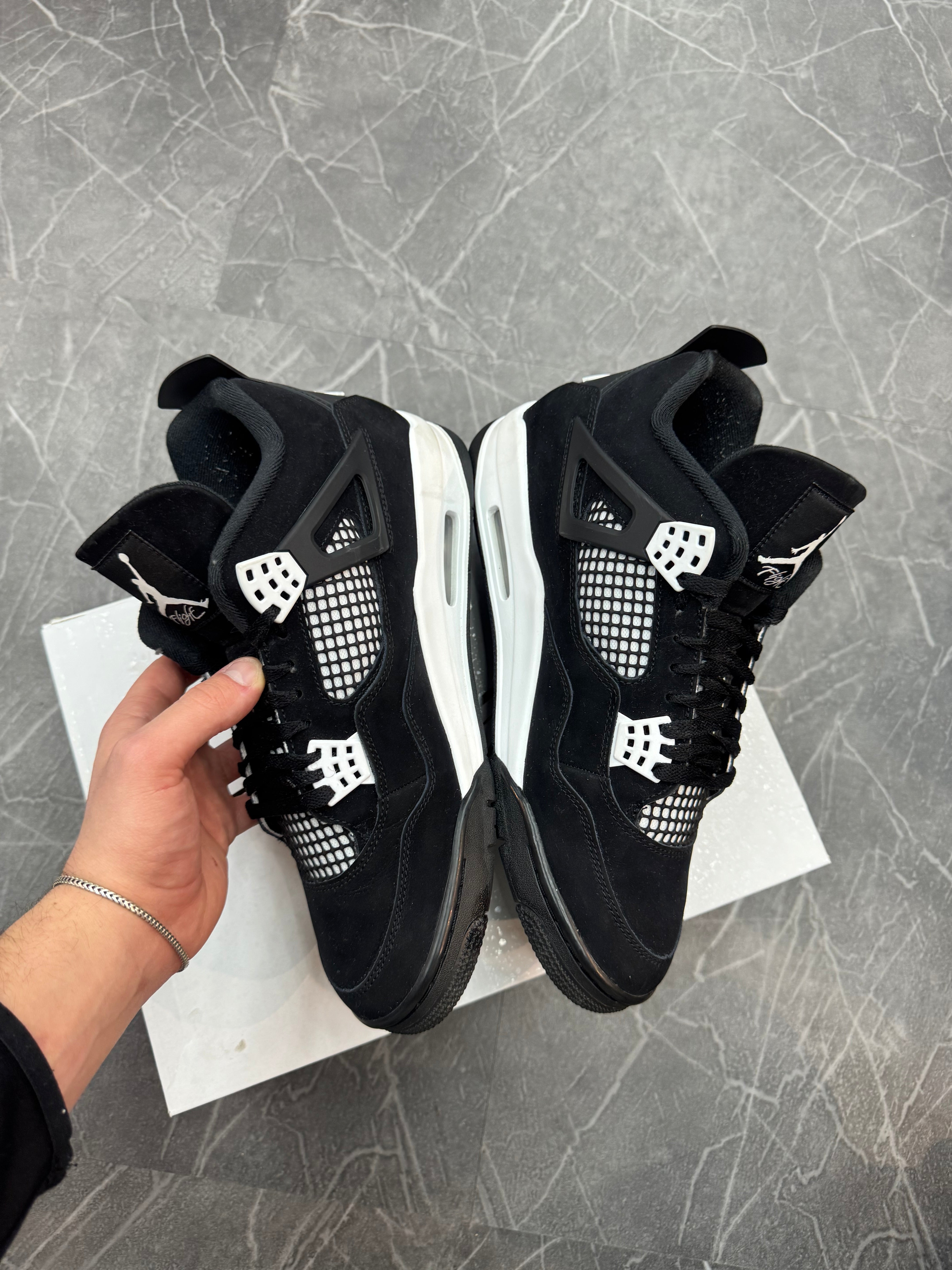 Jordan 4 White Thunder