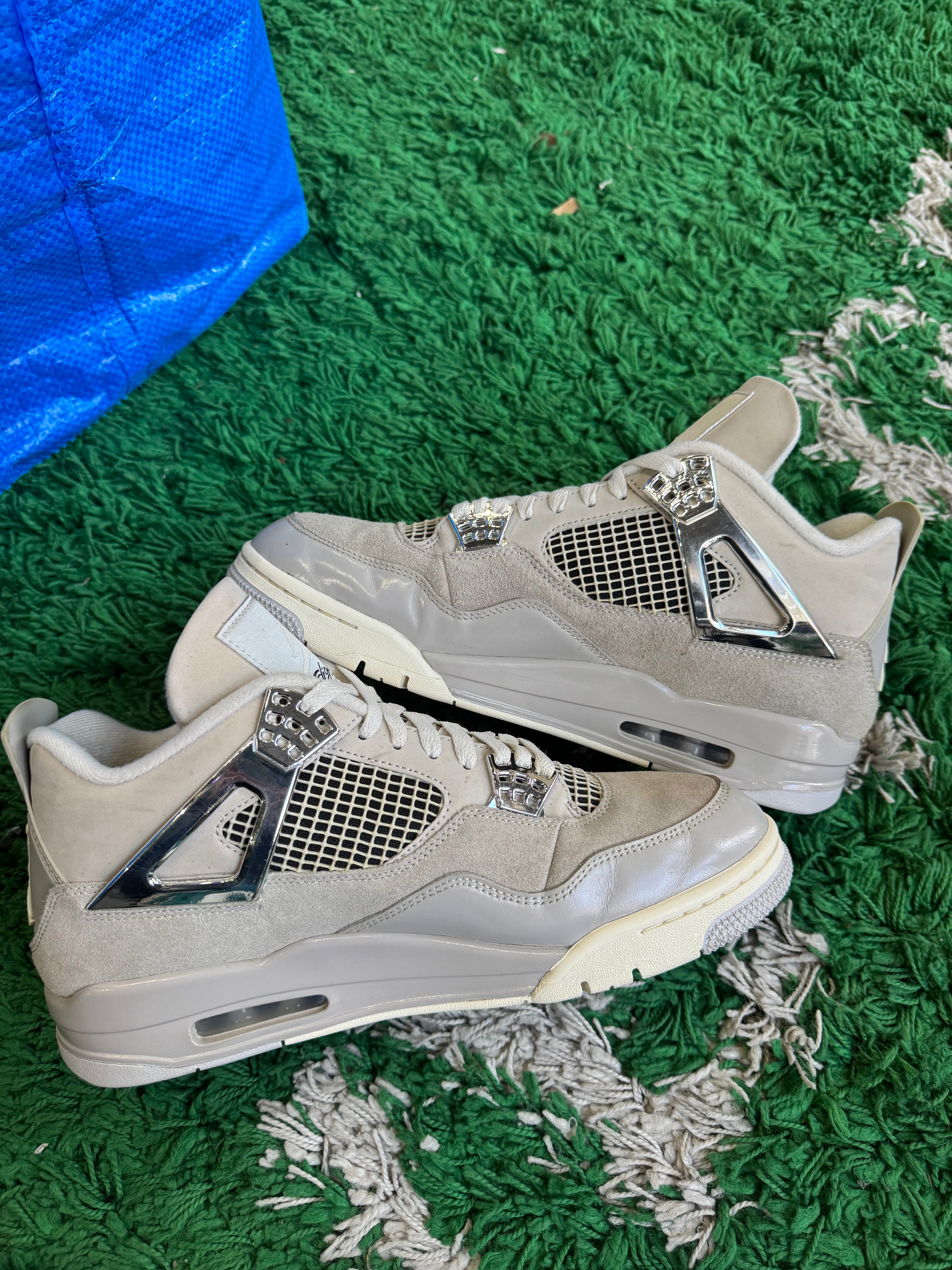 Jordan 4 “Frozen Moments”