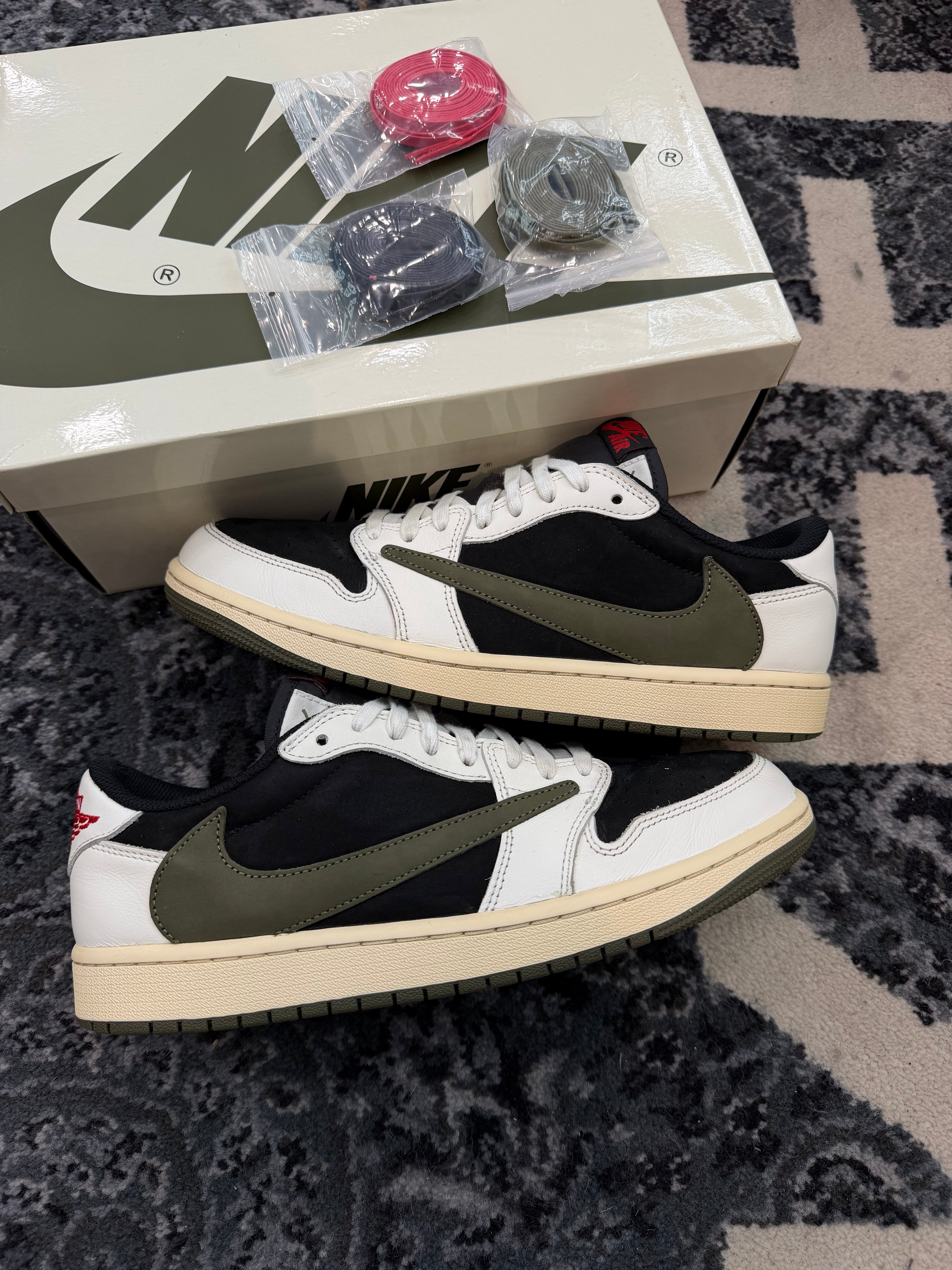 Jordan 1 Low x Travis Scott “Olive”