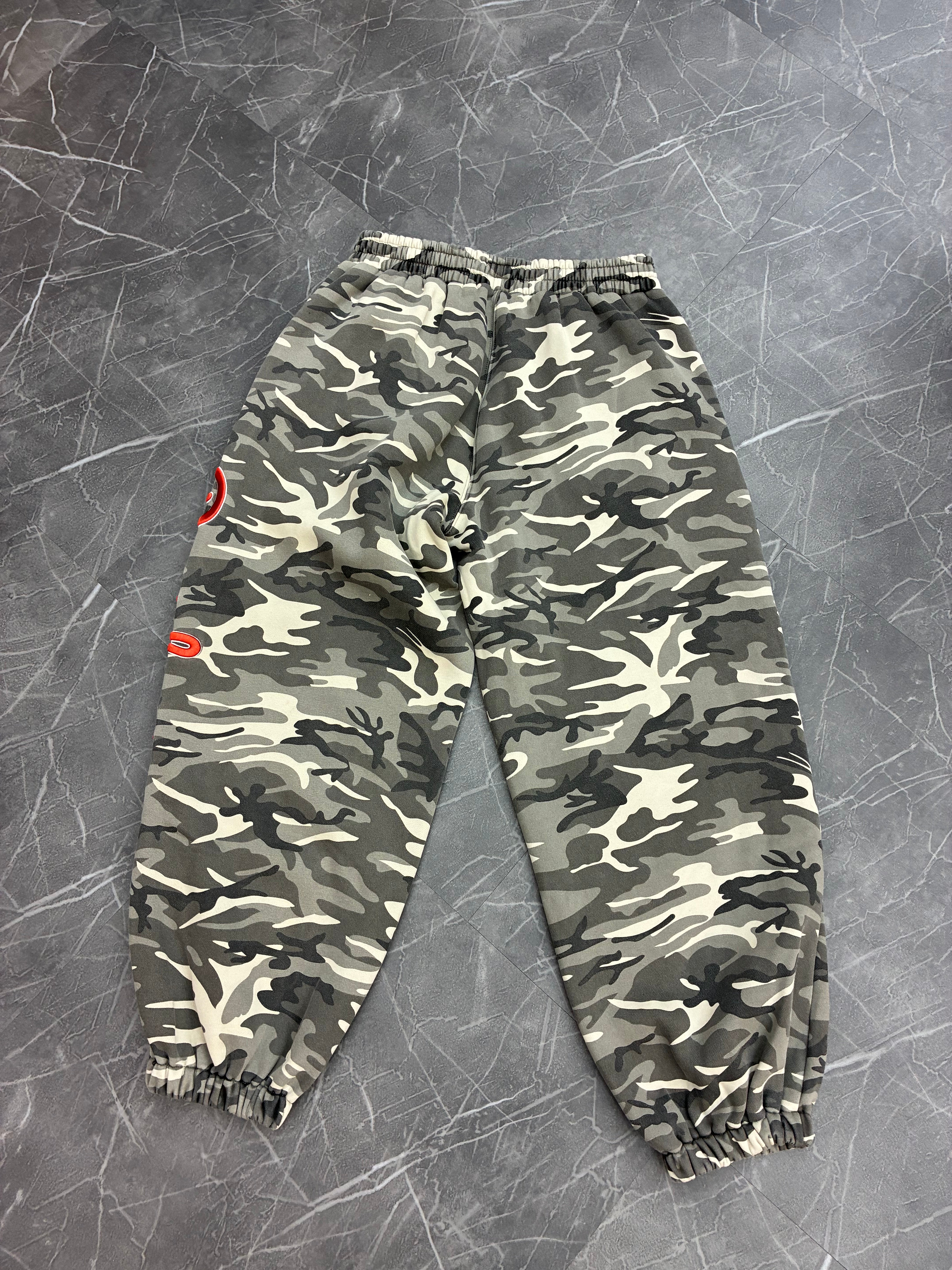 GV Gallery Raspberry Hills Snow Camo Sweatpants