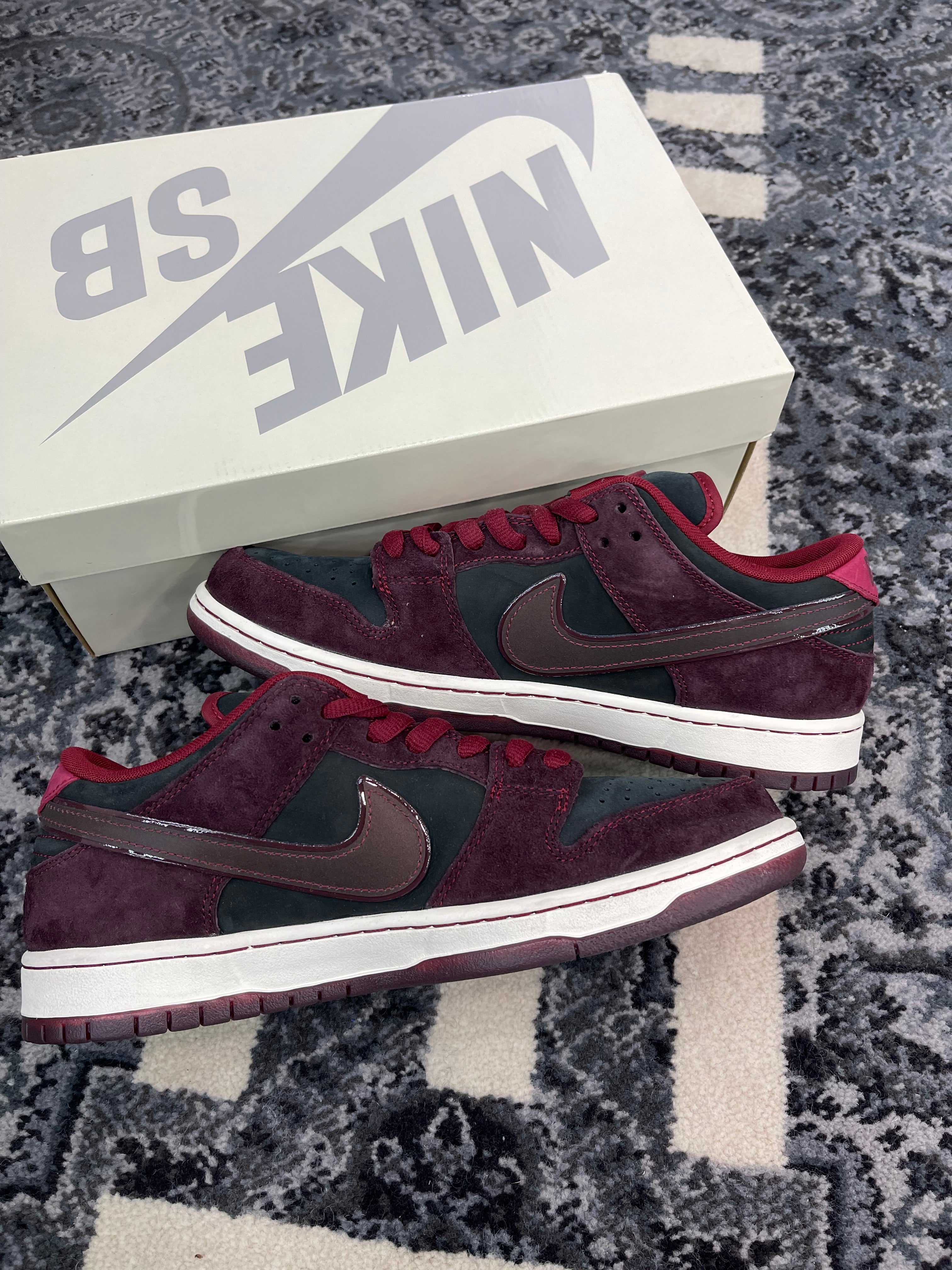 Nike Dunk Low SB “Riot Skateshop”