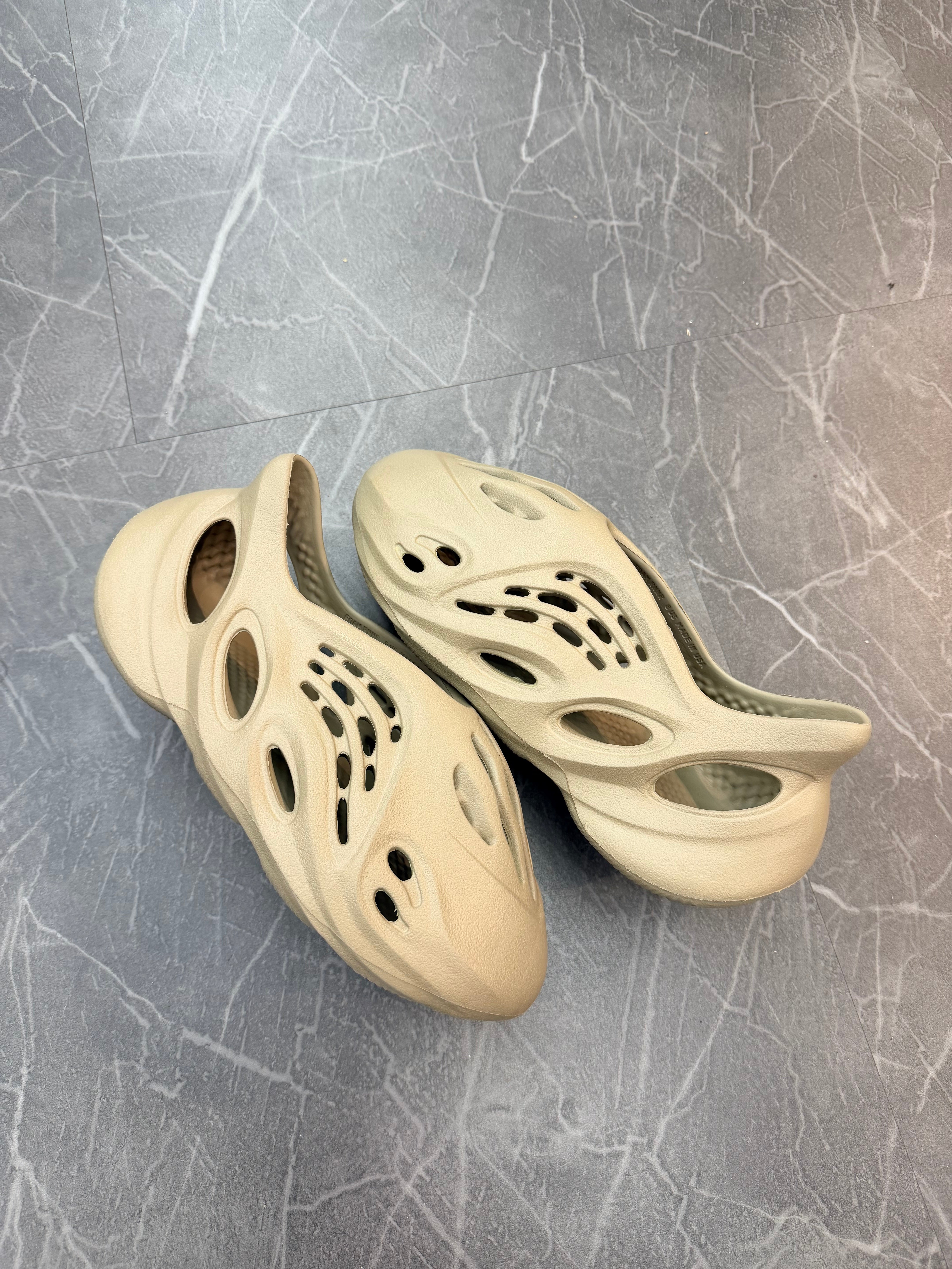 Yeezy Foam Runner “Stone Tuape”