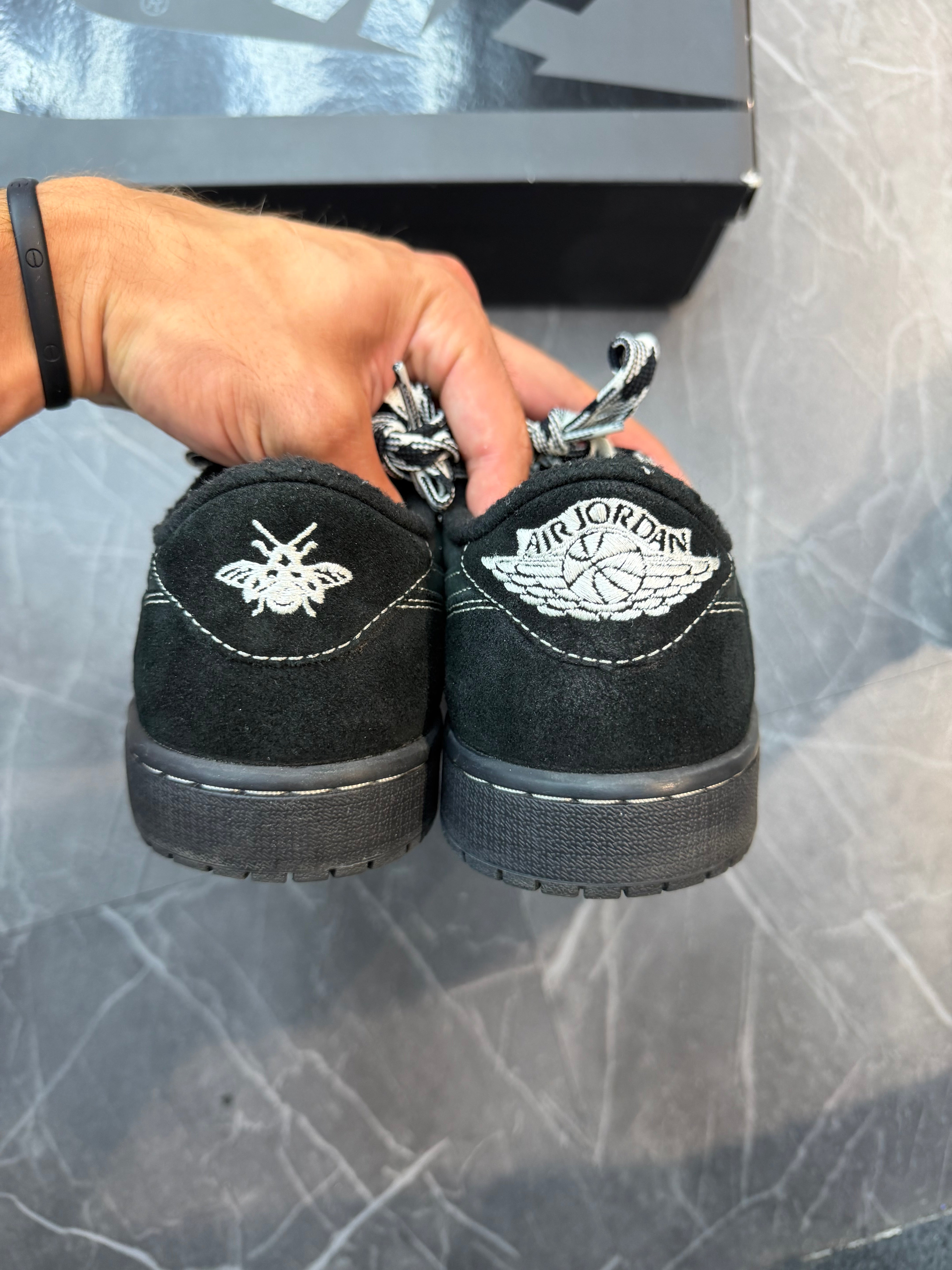 Jordan 1 Low Travis Scott “Phantom”