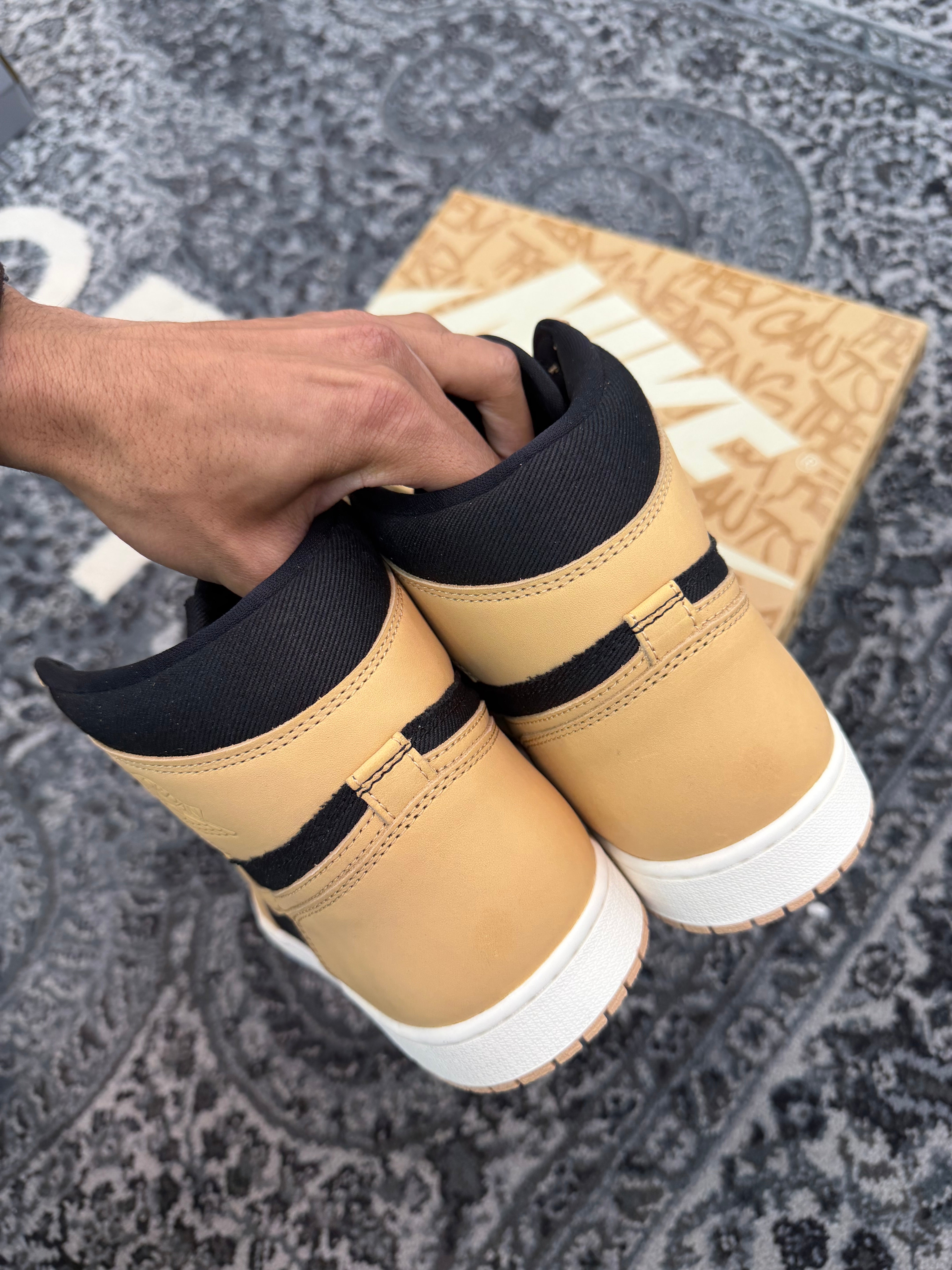 Jordan 1 High “Heirloom”