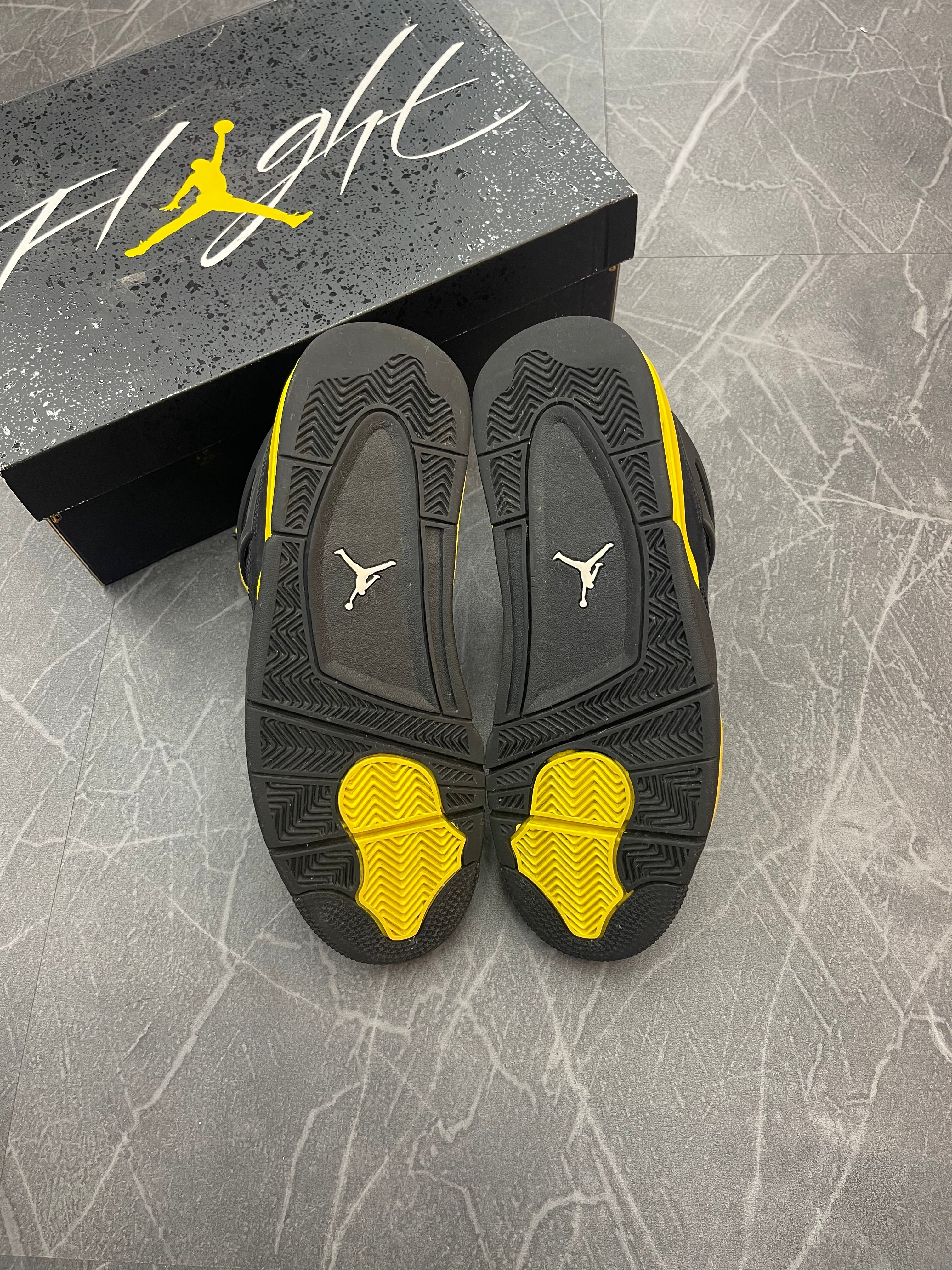 Jordan 4 “Thunder”