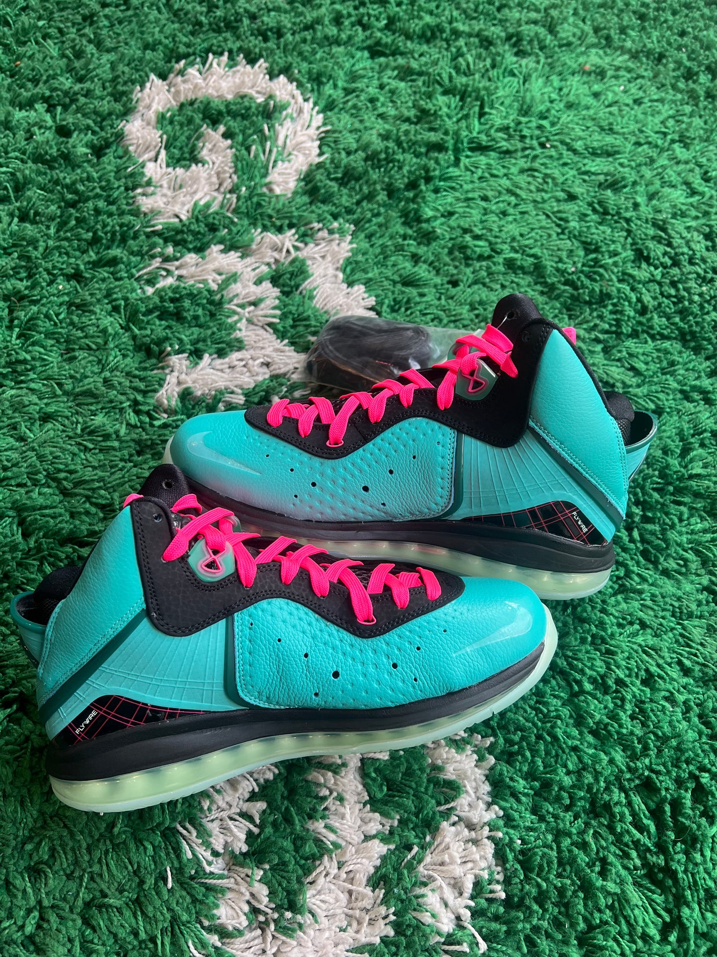 Nike LeBron 8 “South Beach” (2021)