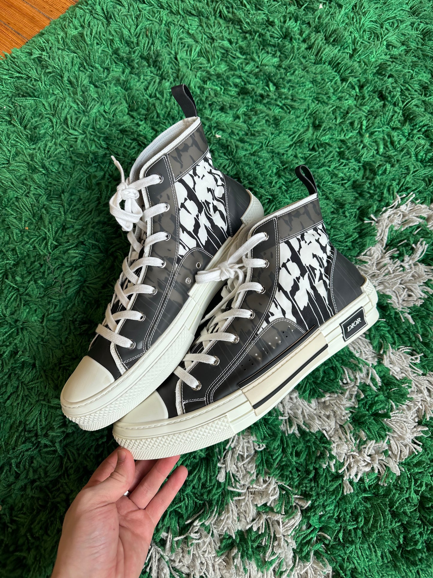 Dior B23 “Black White”