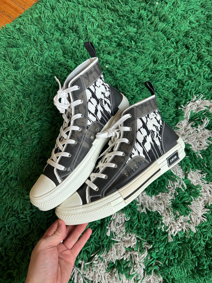 Dior B23 “Black White”