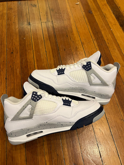 Jordan 4 “Midnight Navy”