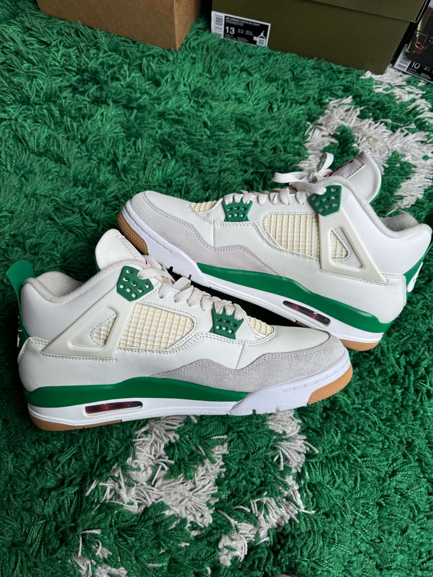 Jordan 4 Sb “Pine Green”