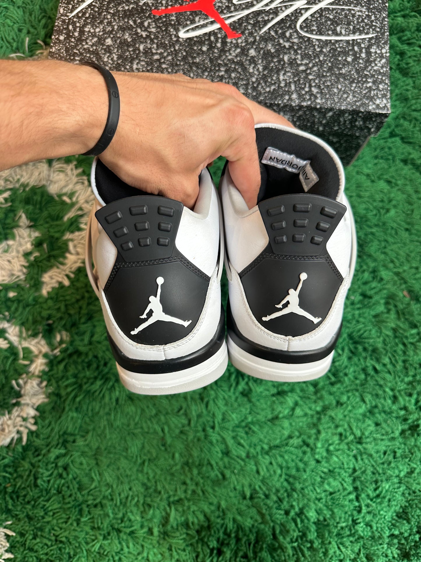 Jordan 4 “Military Black”