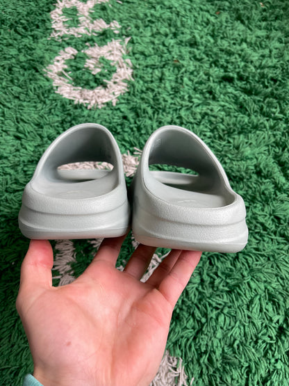 Yeezy Slides “Salt”