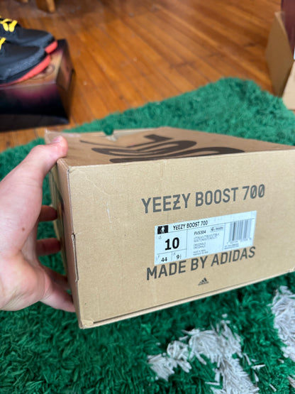 Yeezy 700 “Utility Black”