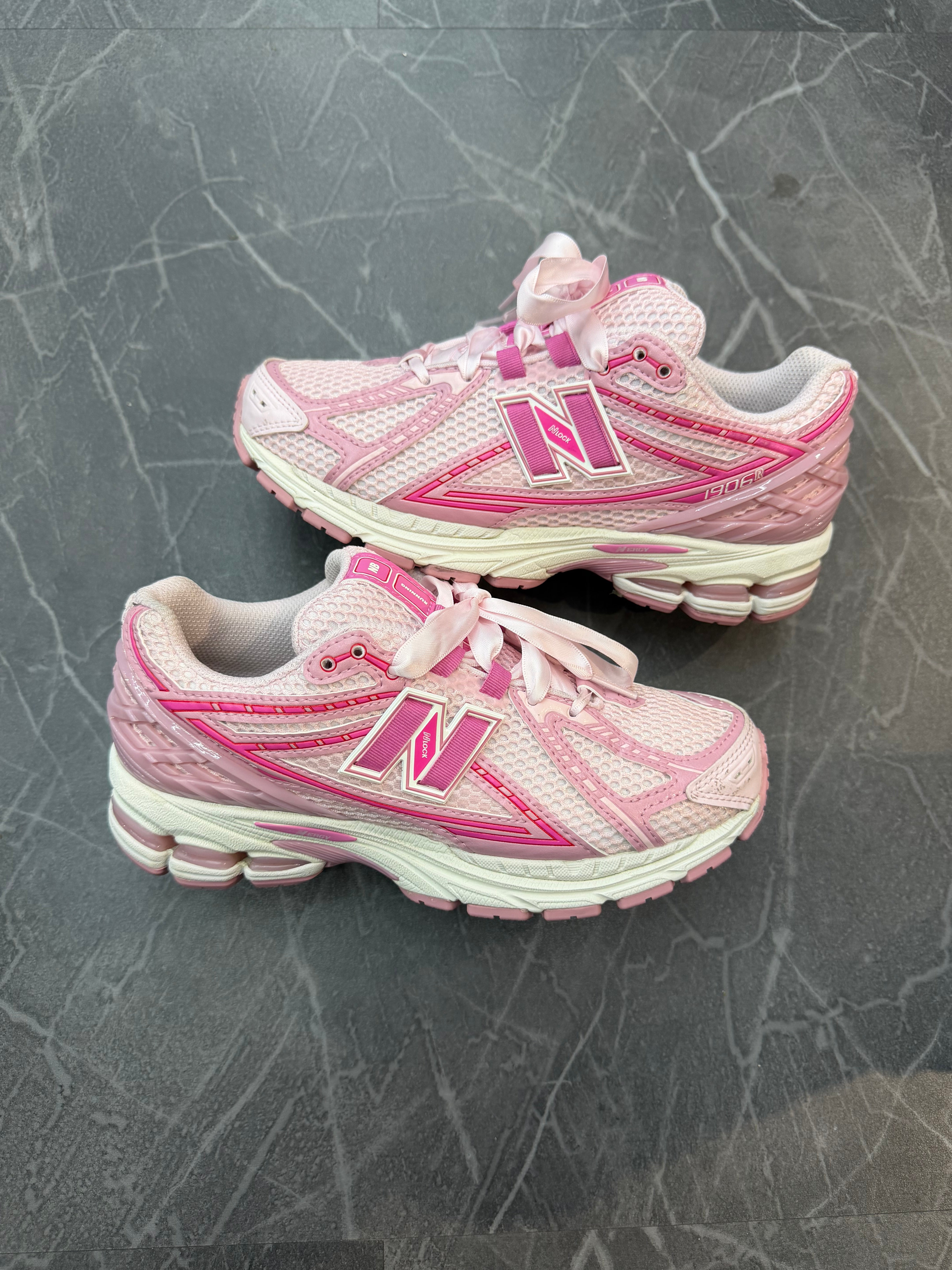 New Balance 1906R “Pink”