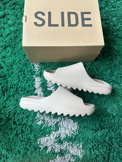 Yeezy Slide “Pure”