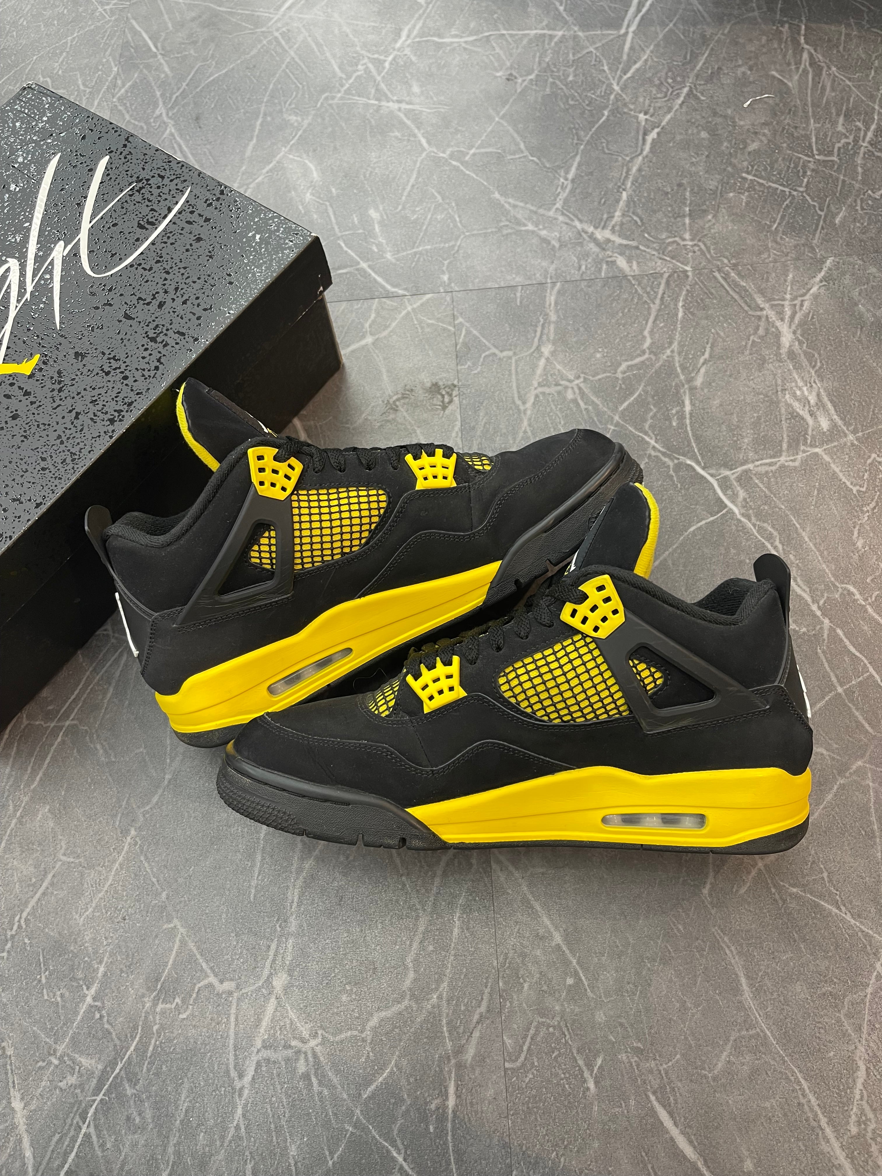 Jordan 4 “Thunder”