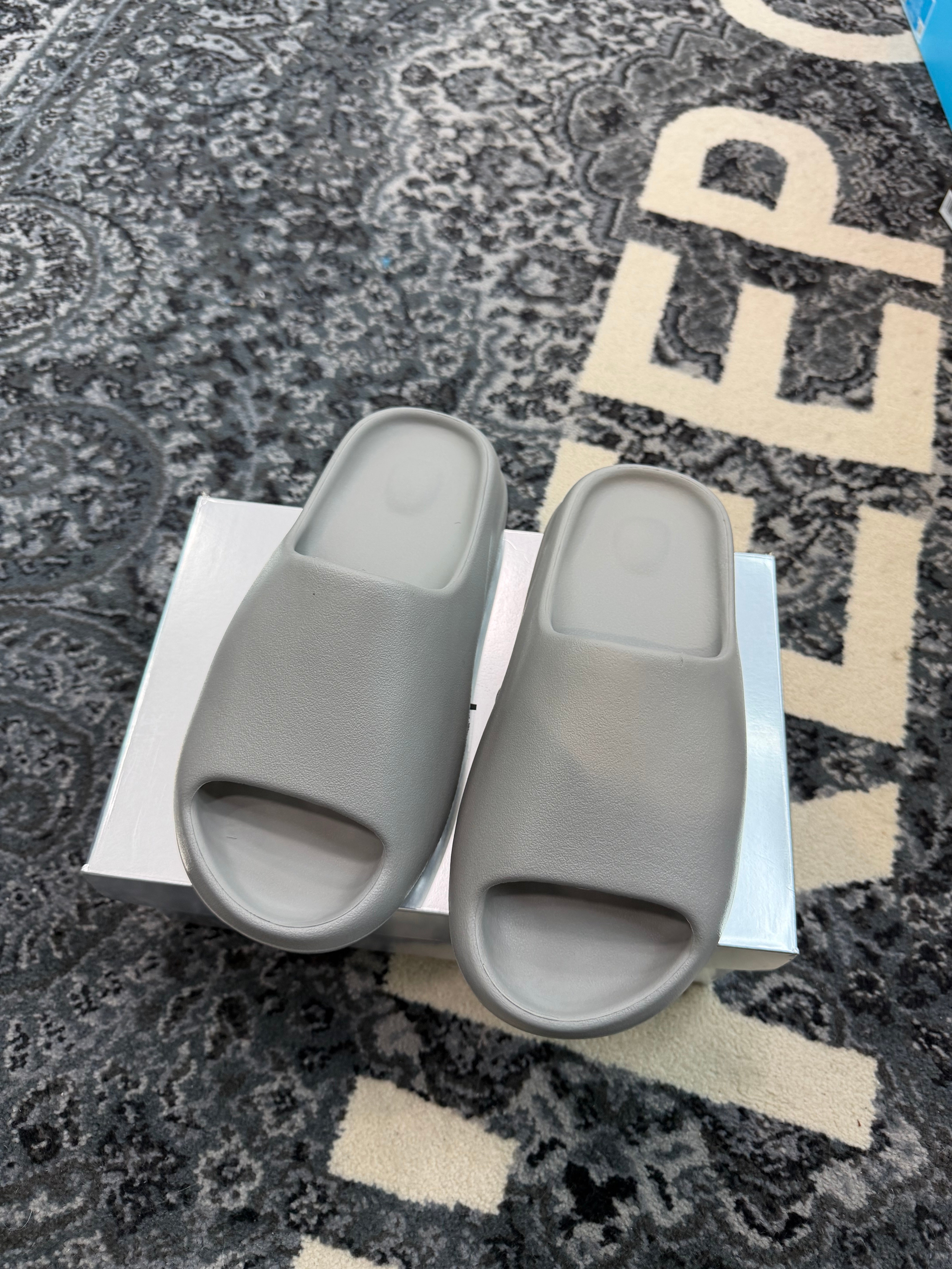 Yeezy Slide YS-01 “Grey”
