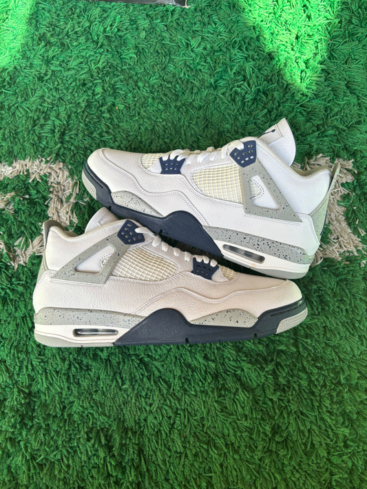 Jordan 4 “Midnight Navy”
