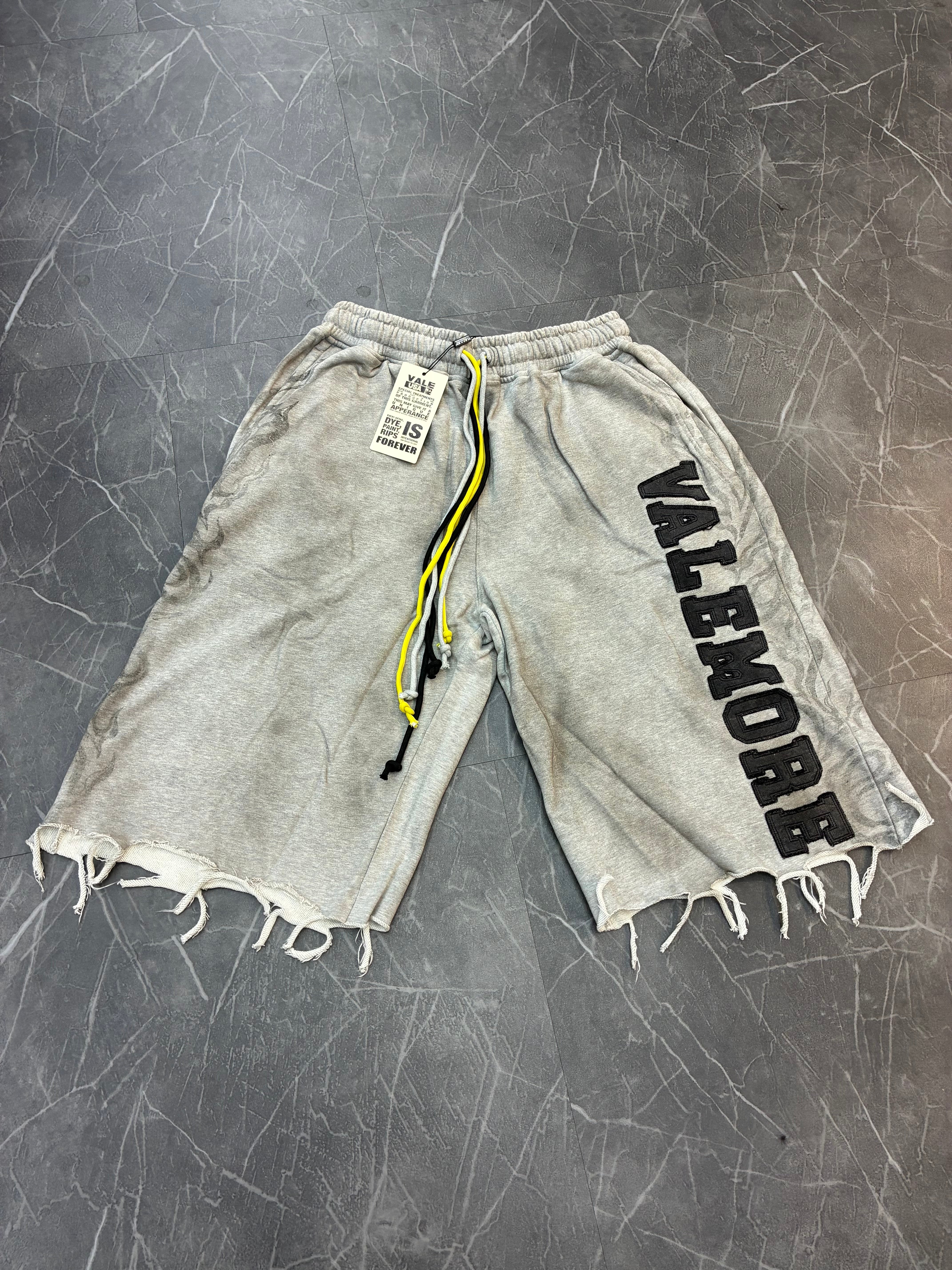 Vale Forever “Vamore 3/4 Shorts”
