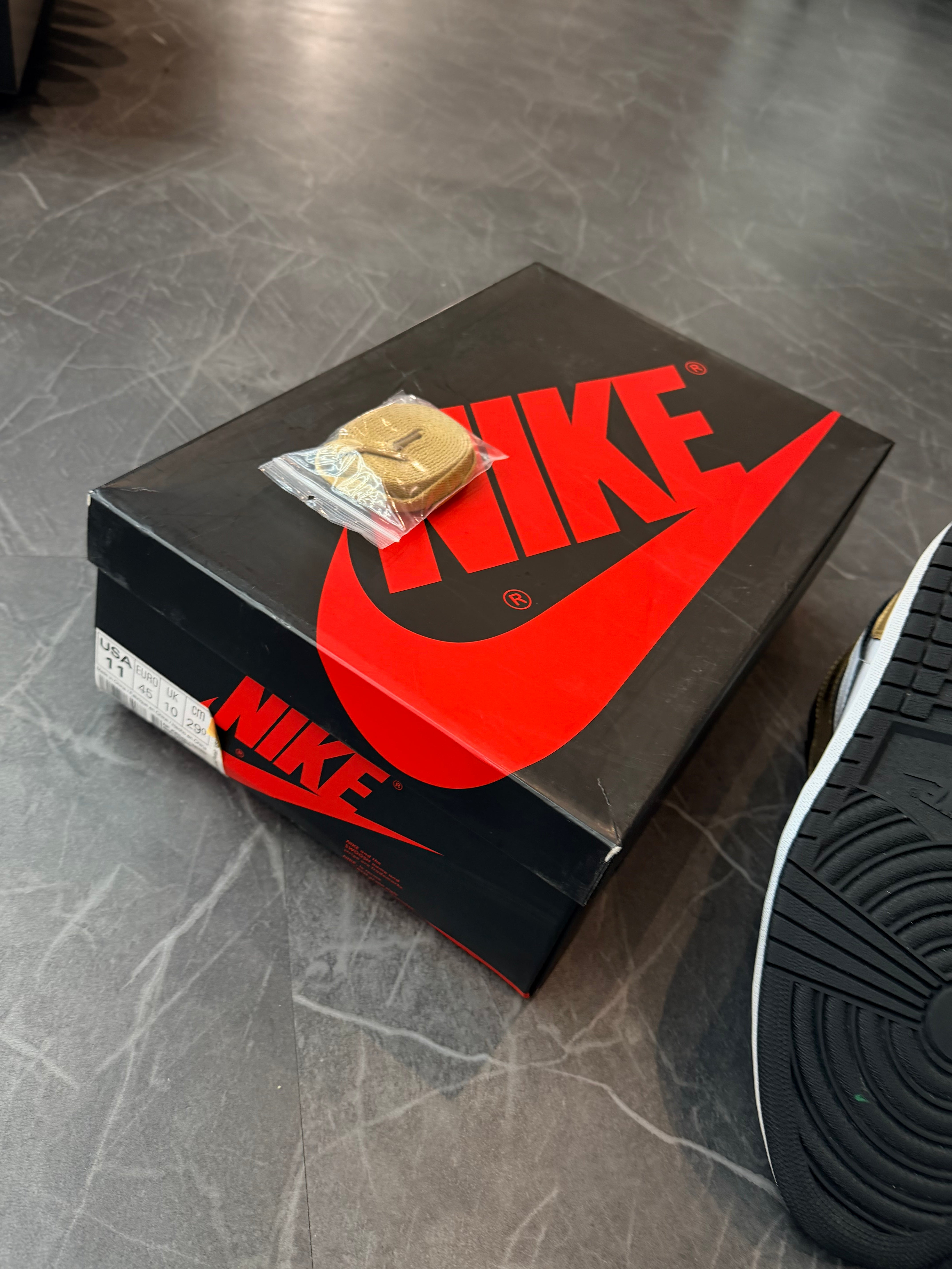 Jordan 1 High “Patent Gold Toe”