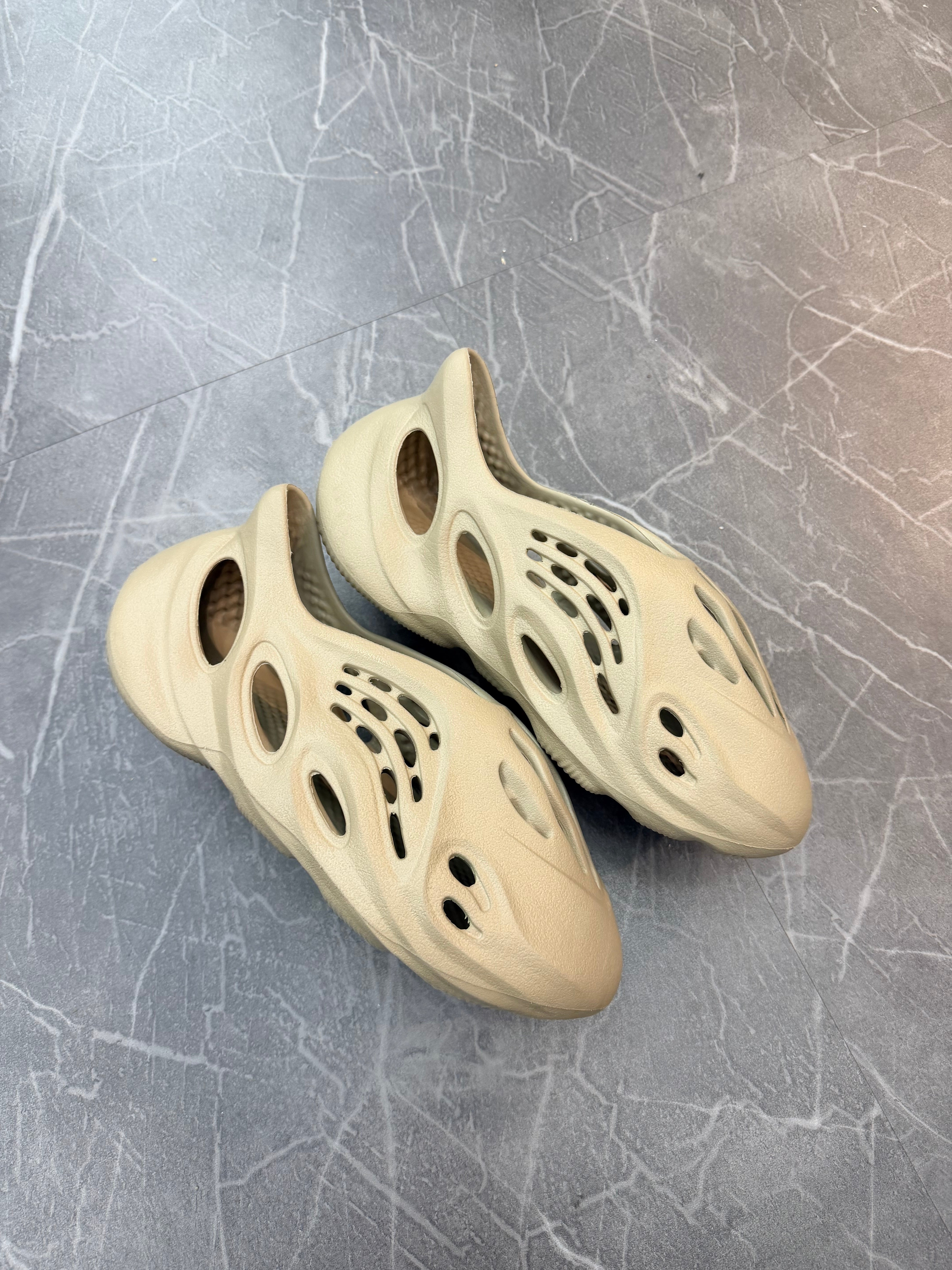Yeezy Foam Runner “Stone Tuape”