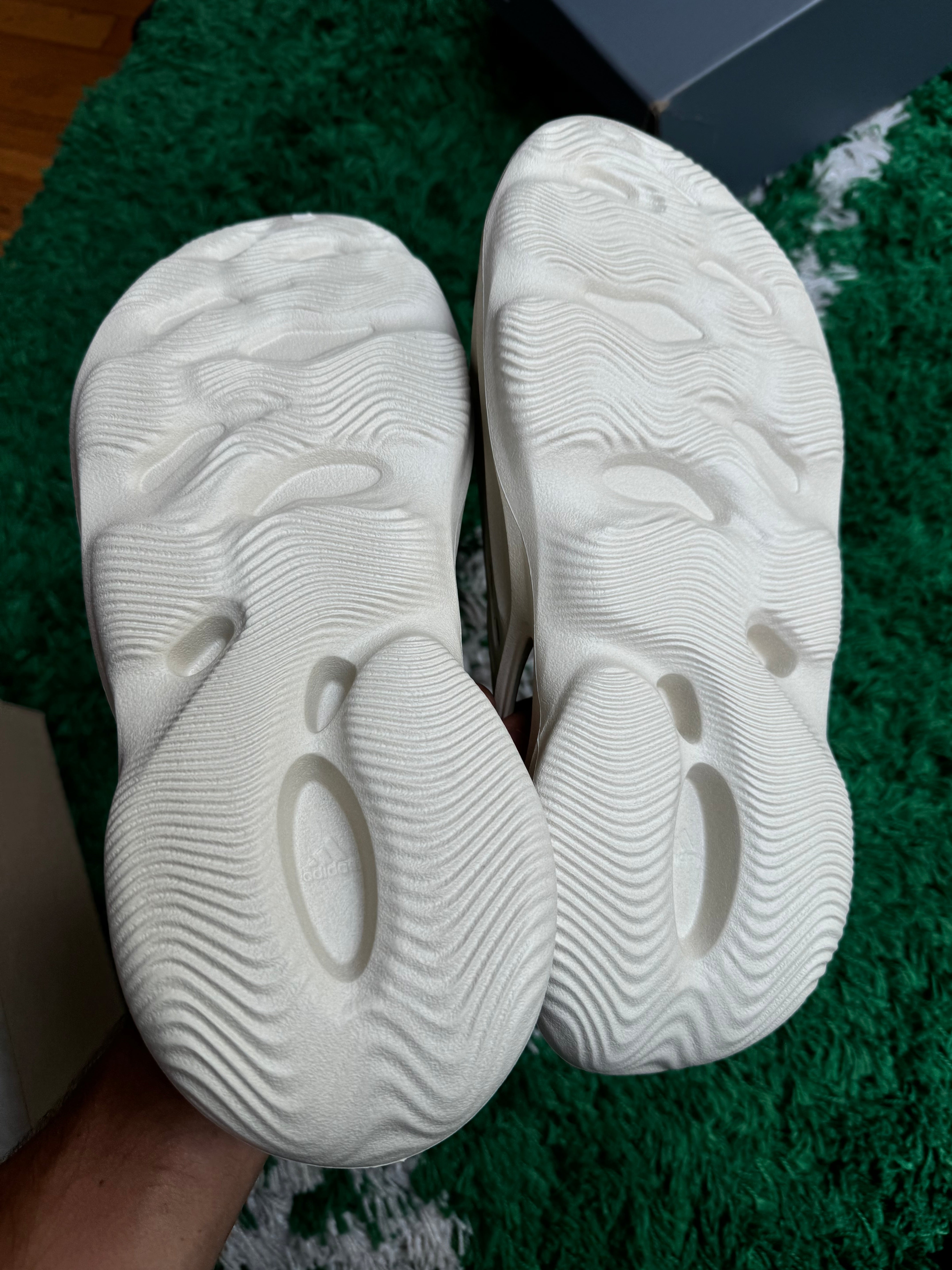 Yeezy Foam Runner “Sand”