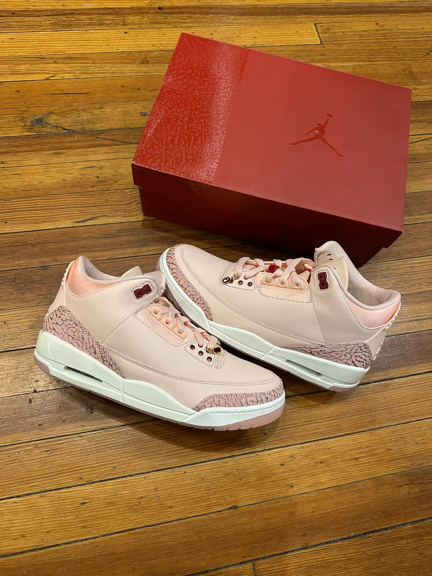 Jordan 3 “Valentine’s Day” Treat Yourself