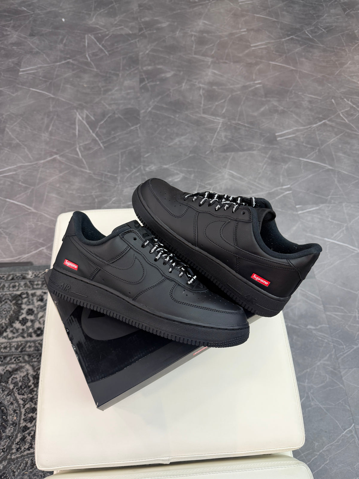 Nike Air Force 1 Low Supreme Black