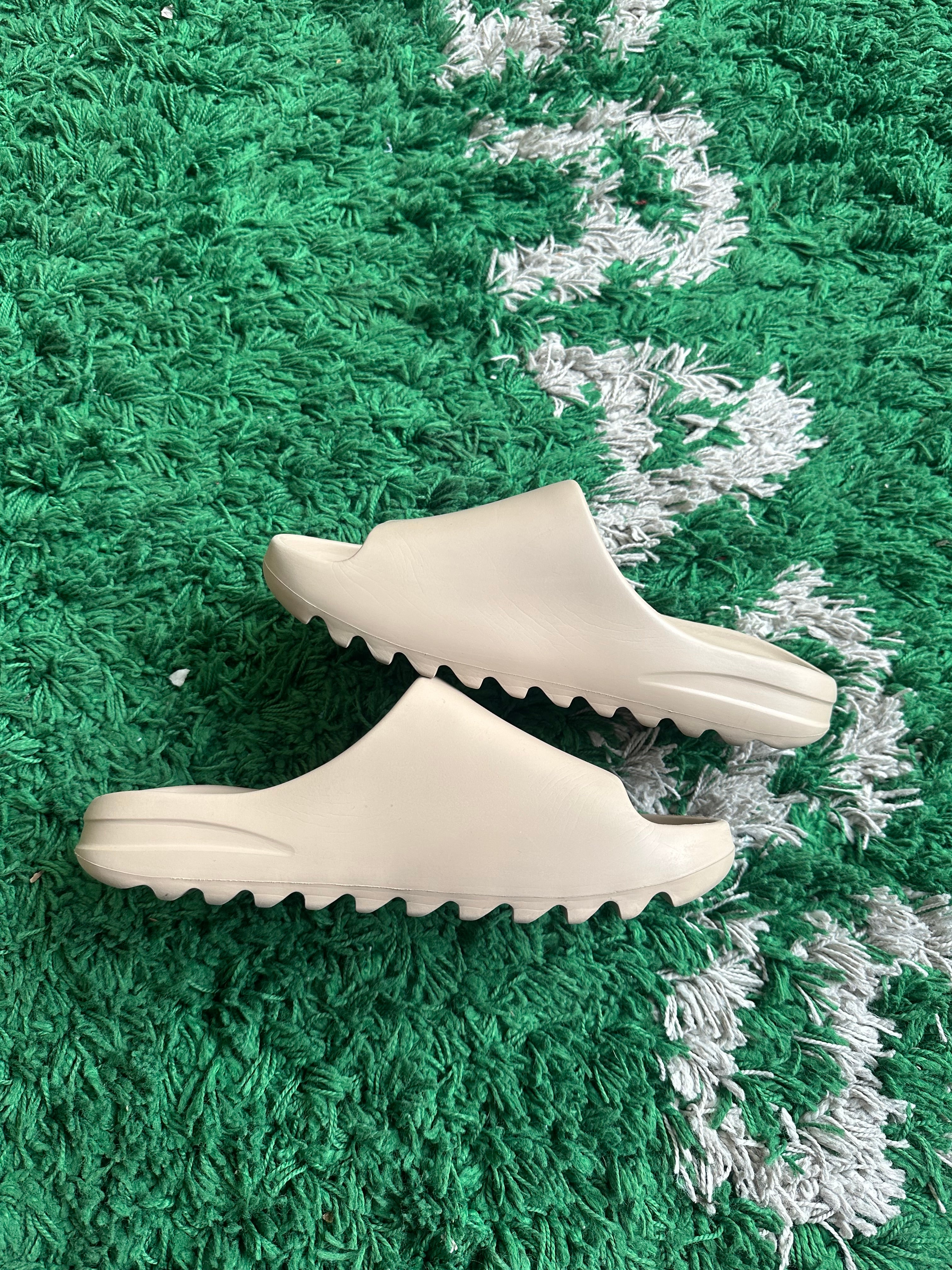 Yeezy Slide “Pure”