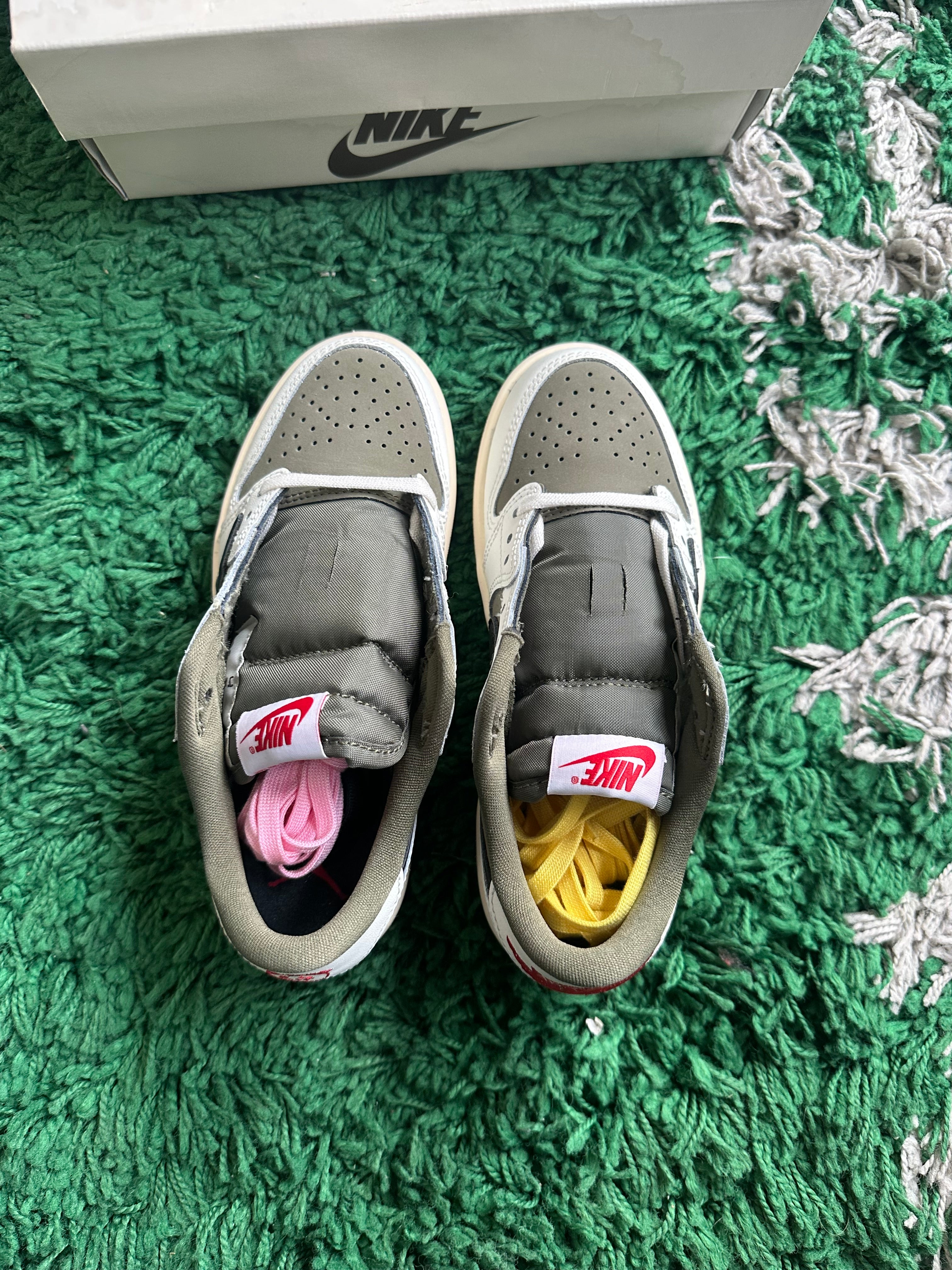 Jordan 1 Travis Scott “Medium Olive”