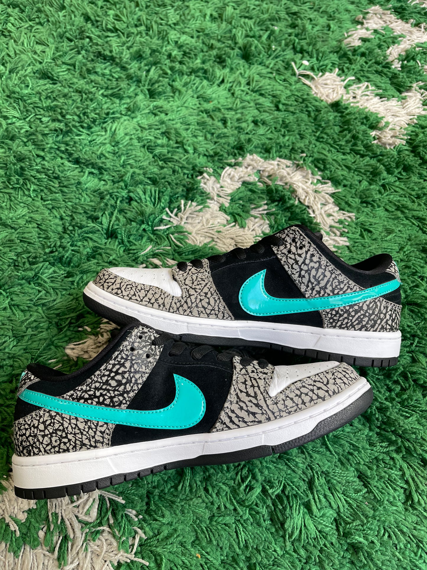 Nike Dunk Low SB x Atmos “Elephant”