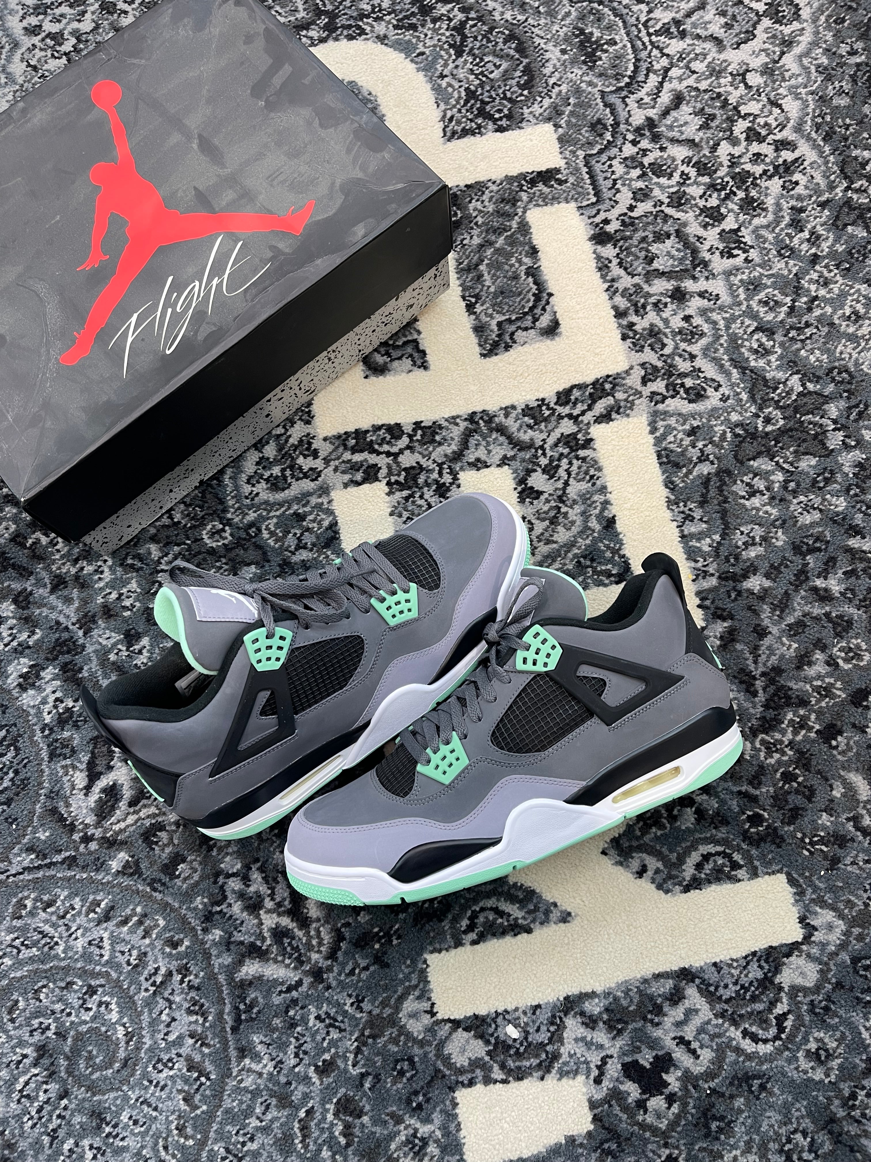 Jordan 4 “Green Glow”